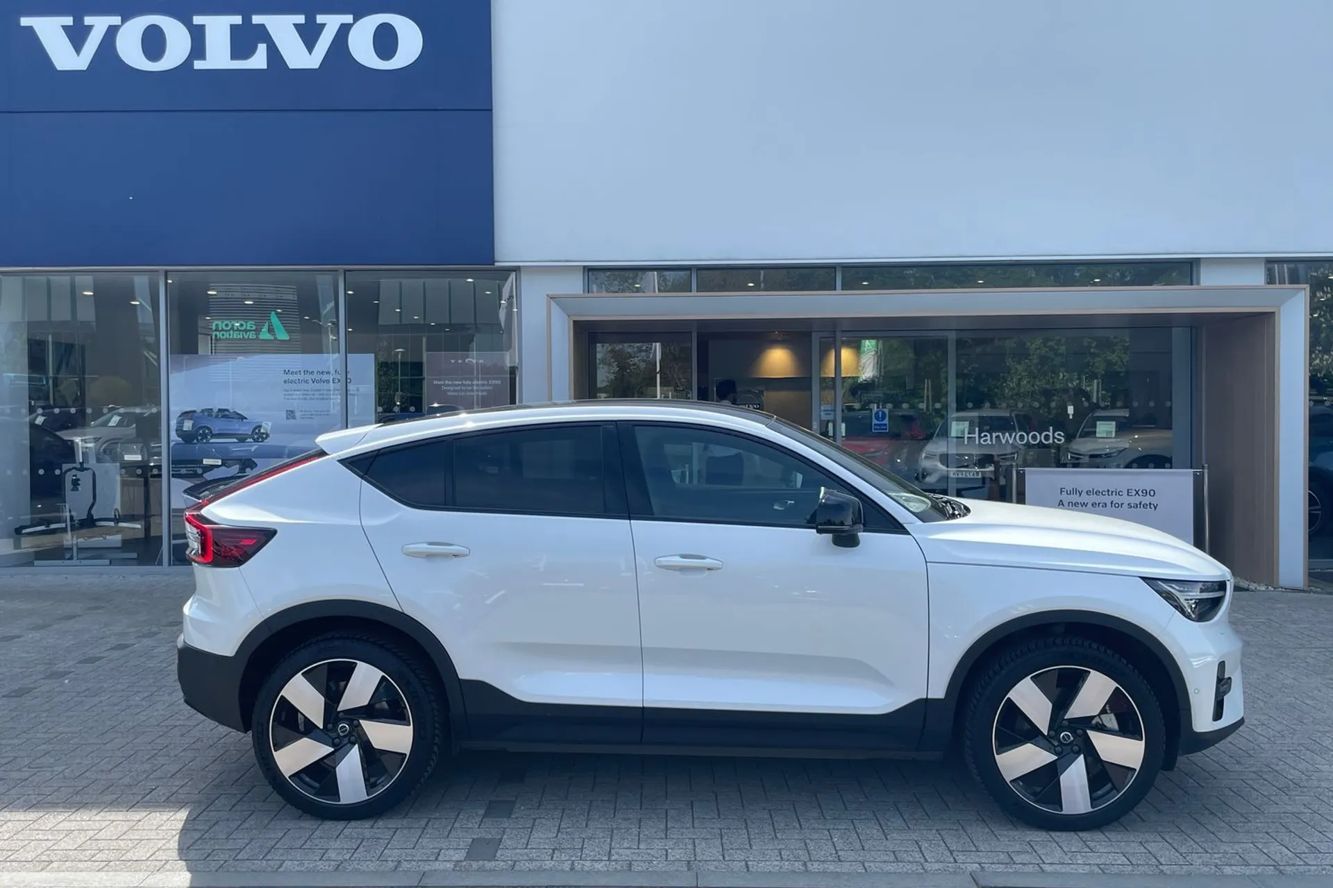 Volvo C40 thumbnail image number 2
