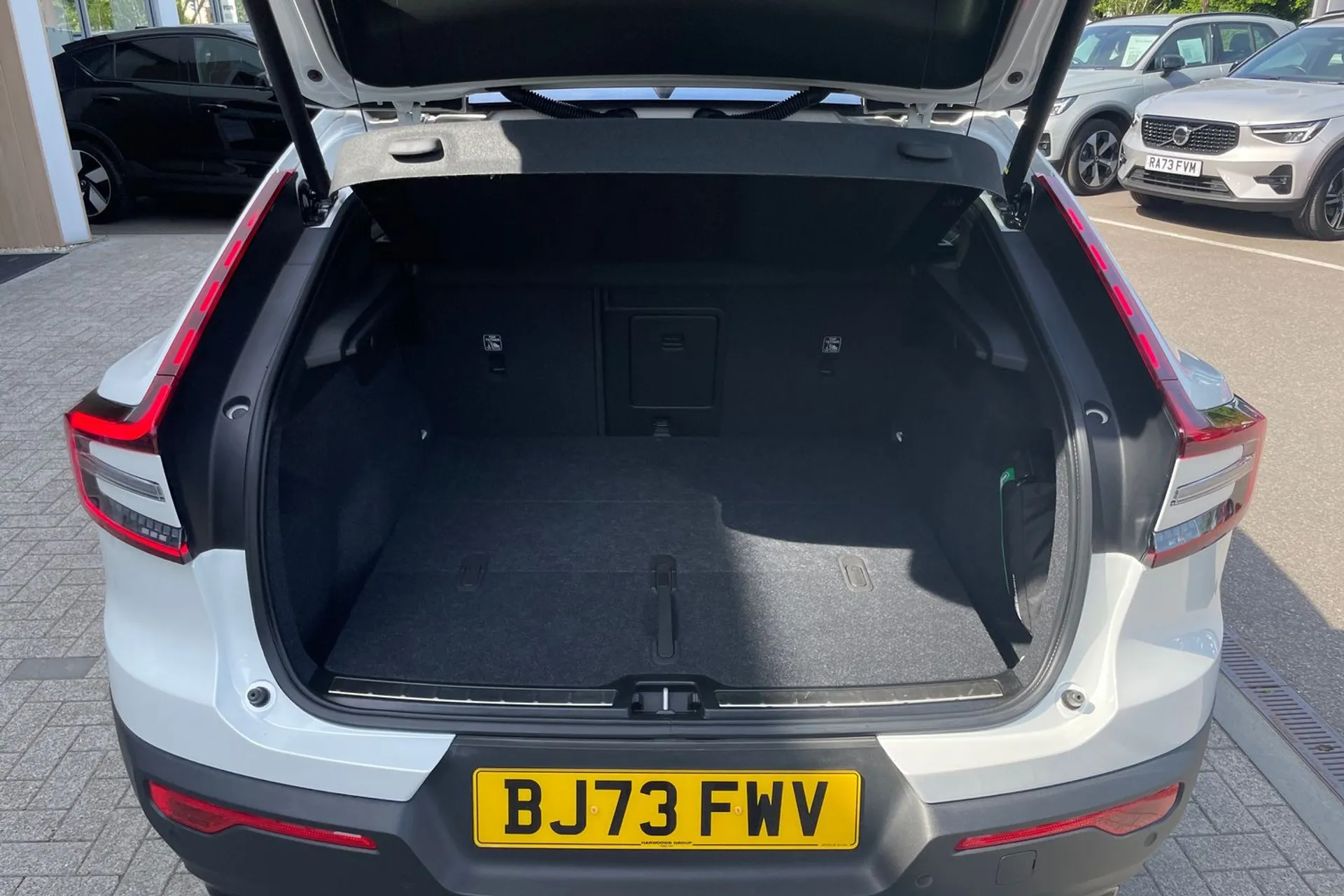 Volvo C40 thumbnail image number 19