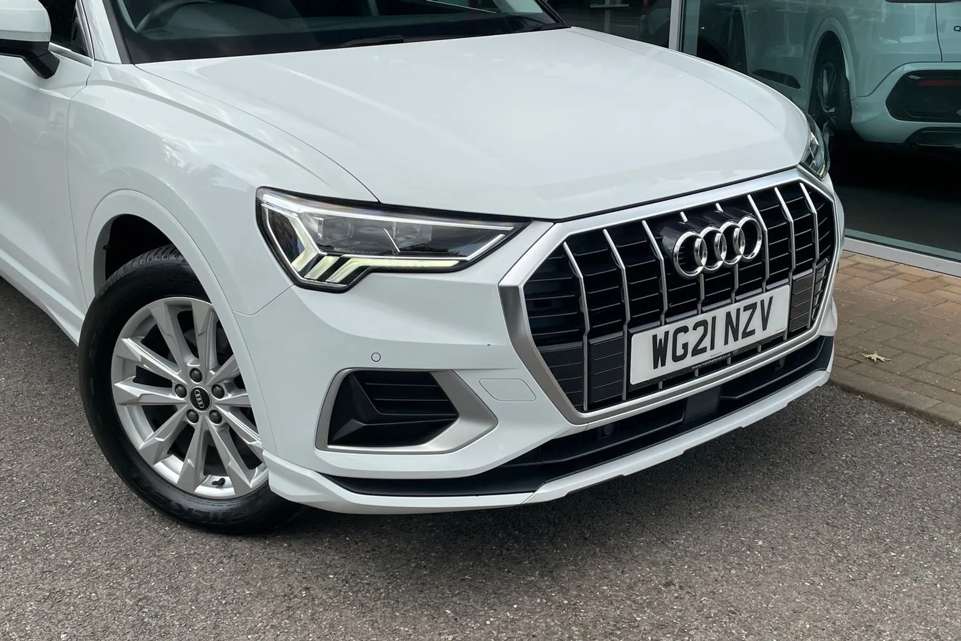 Audi Q3 thumbnail image number 14