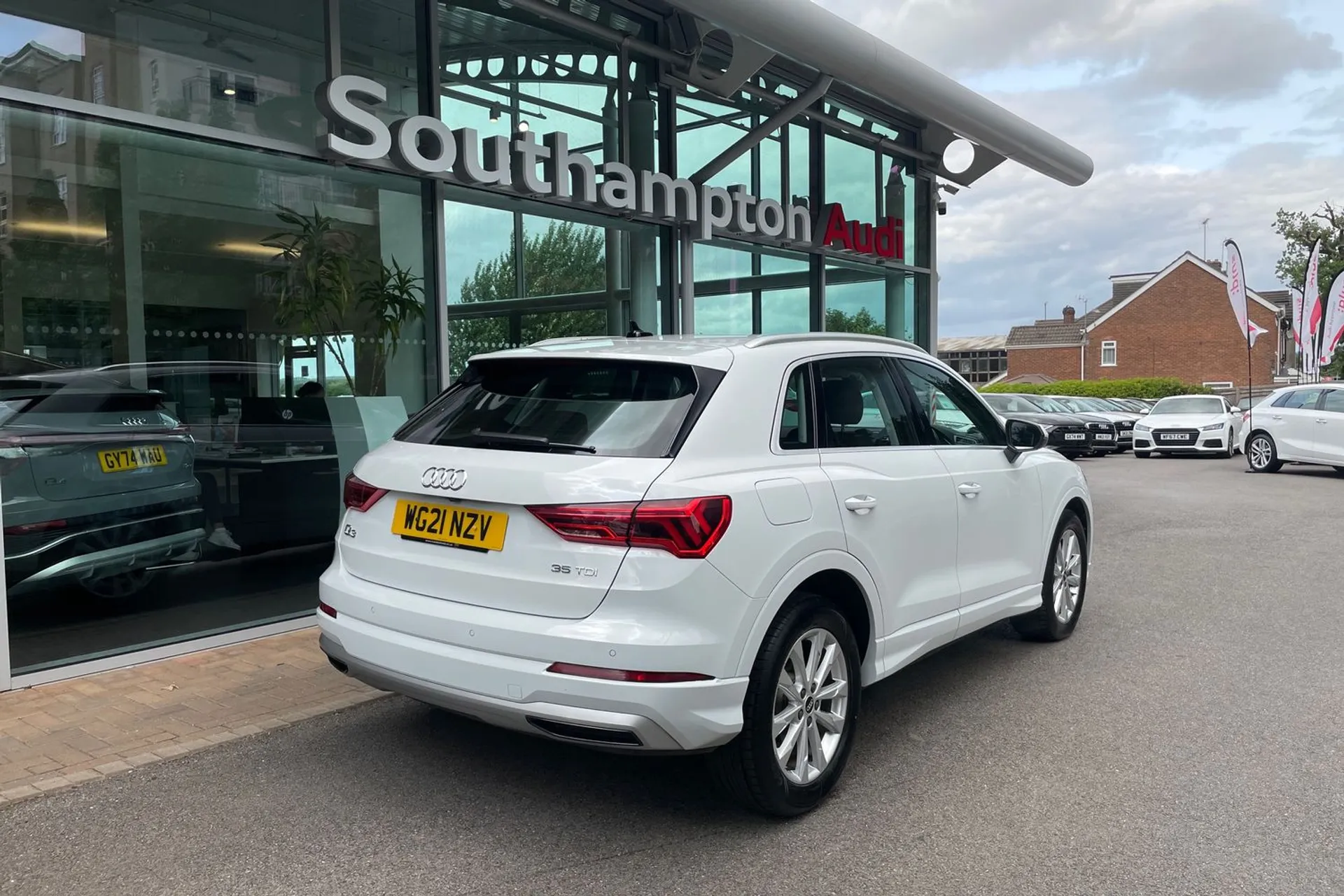 Audi Q3 thumbnail image number 5