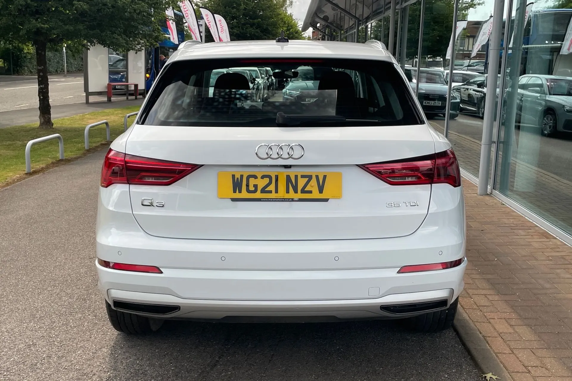 Audi Q3 thumbnail image number 6