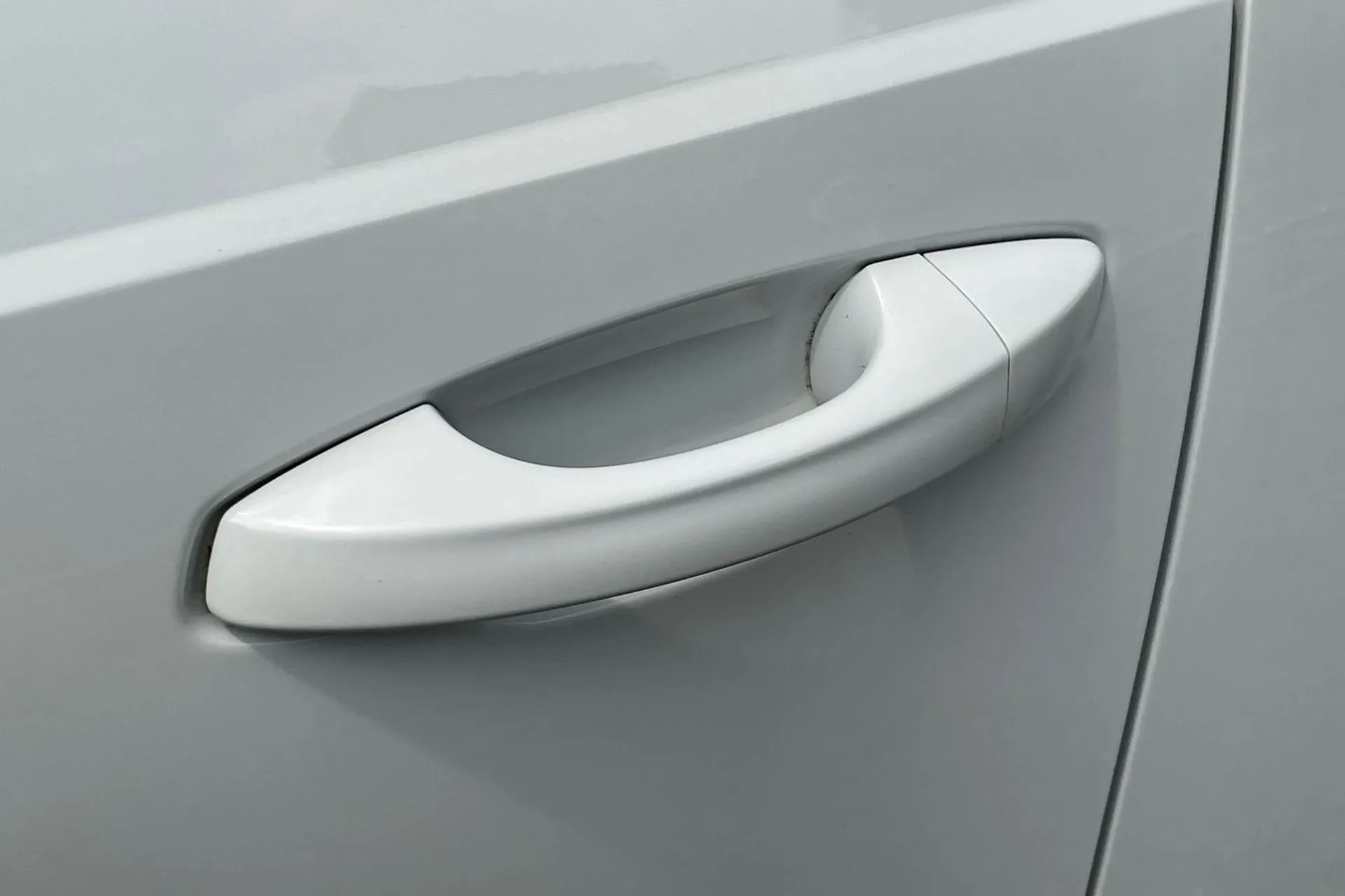 Audi Q3 thumbnail image number 15