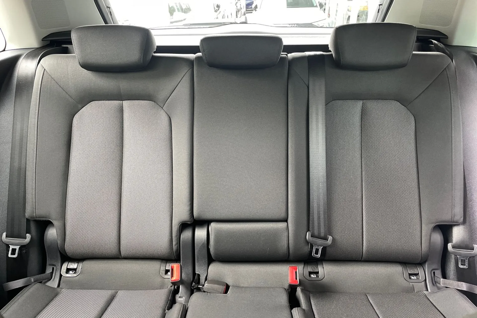 Audi Q3 thumbnail image number 30