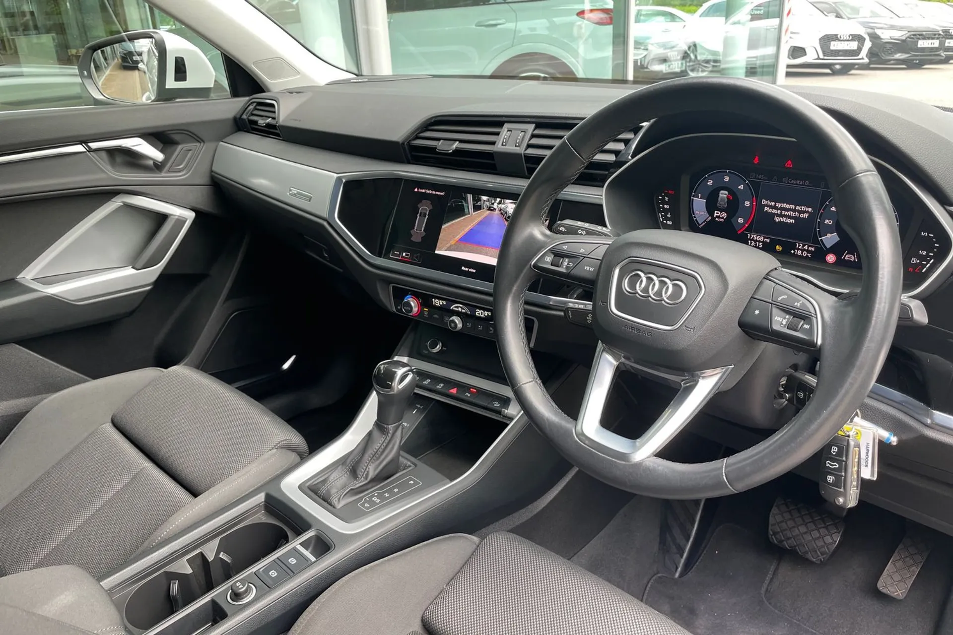 Audi Q3 thumbnail image number 25