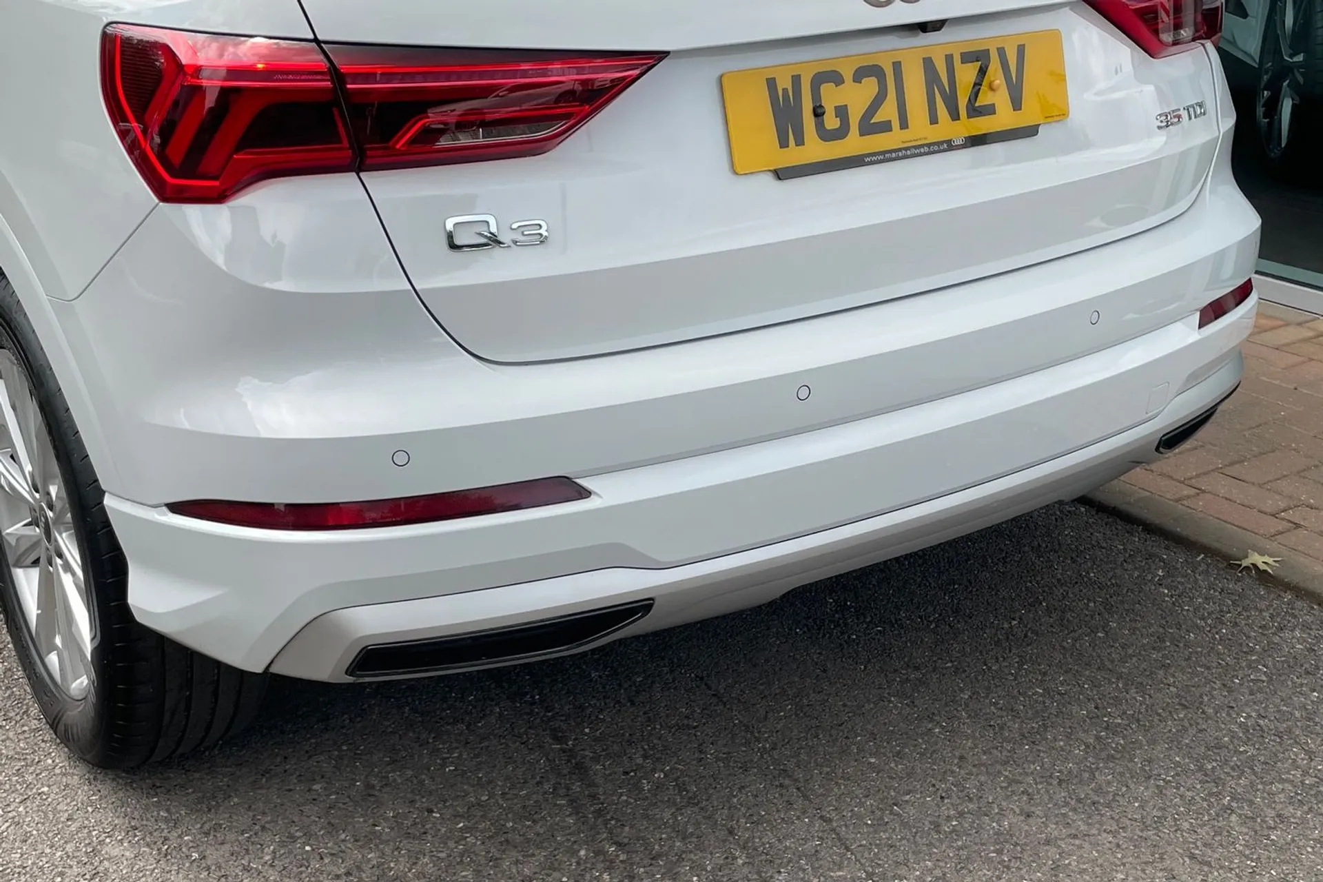 Audi Q3 thumbnail image number 16