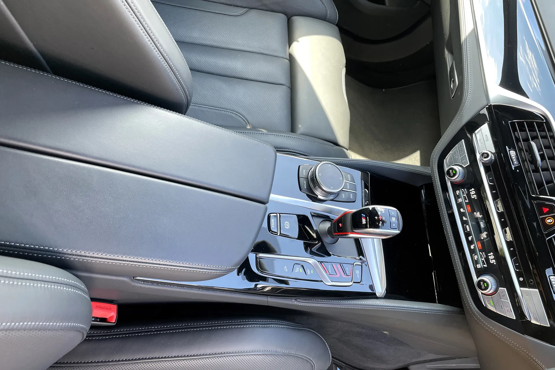 BMW M5 thumbnail image number 69