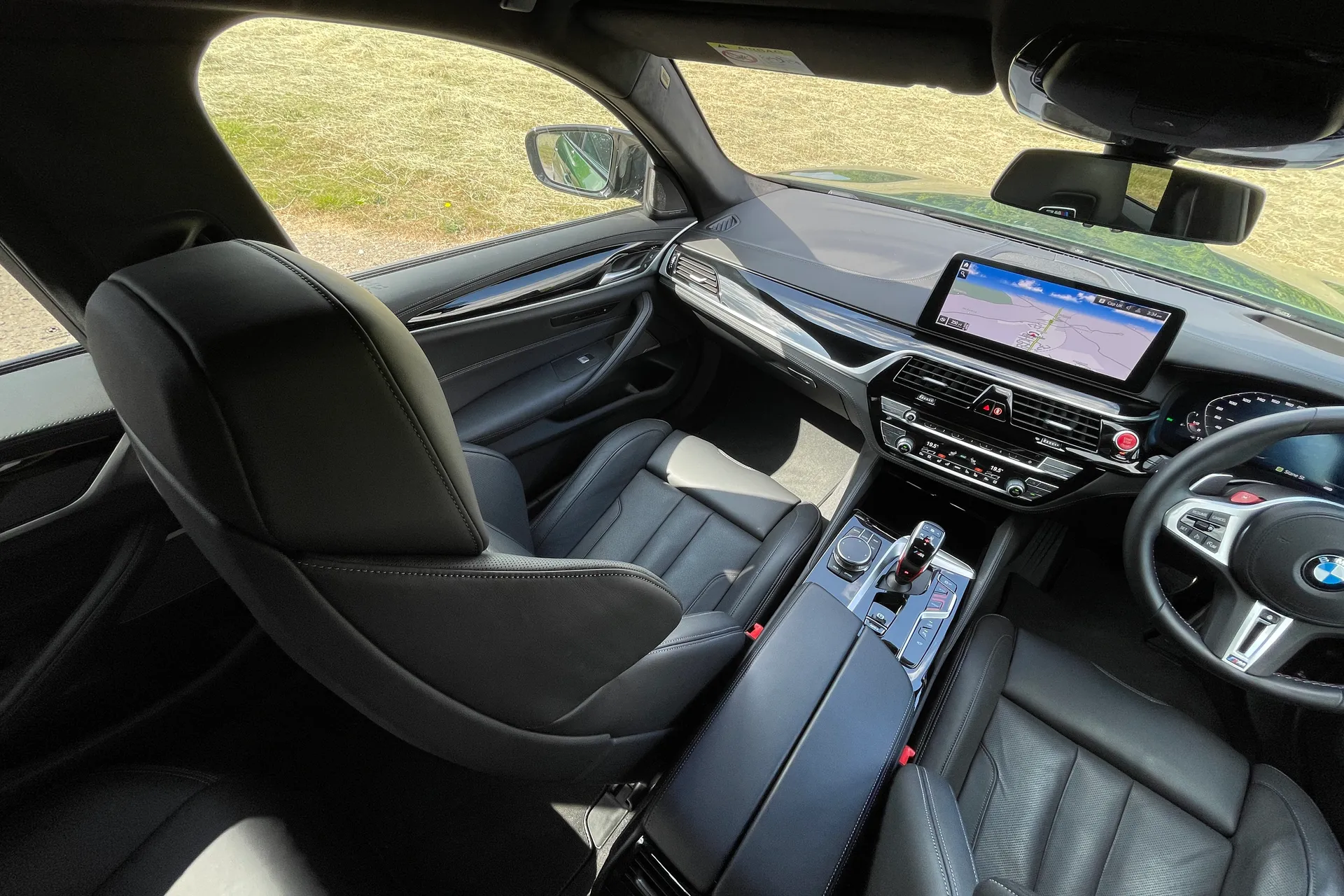 BMW M5 thumbnail image number 46