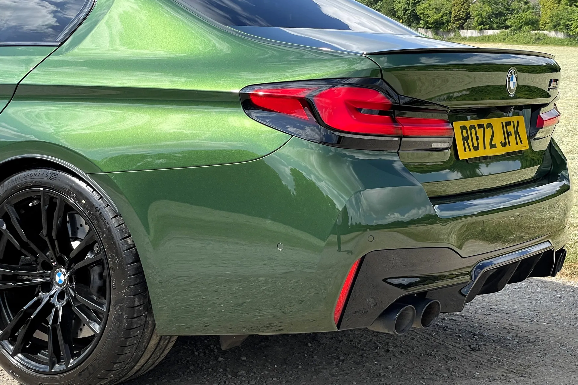 BMW M5 thumbnail image number 16