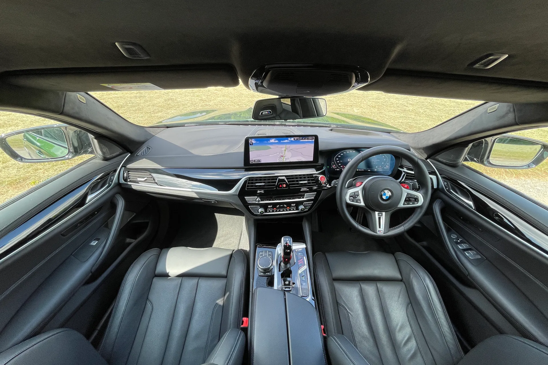 BMW M5 thumbnail image number 3