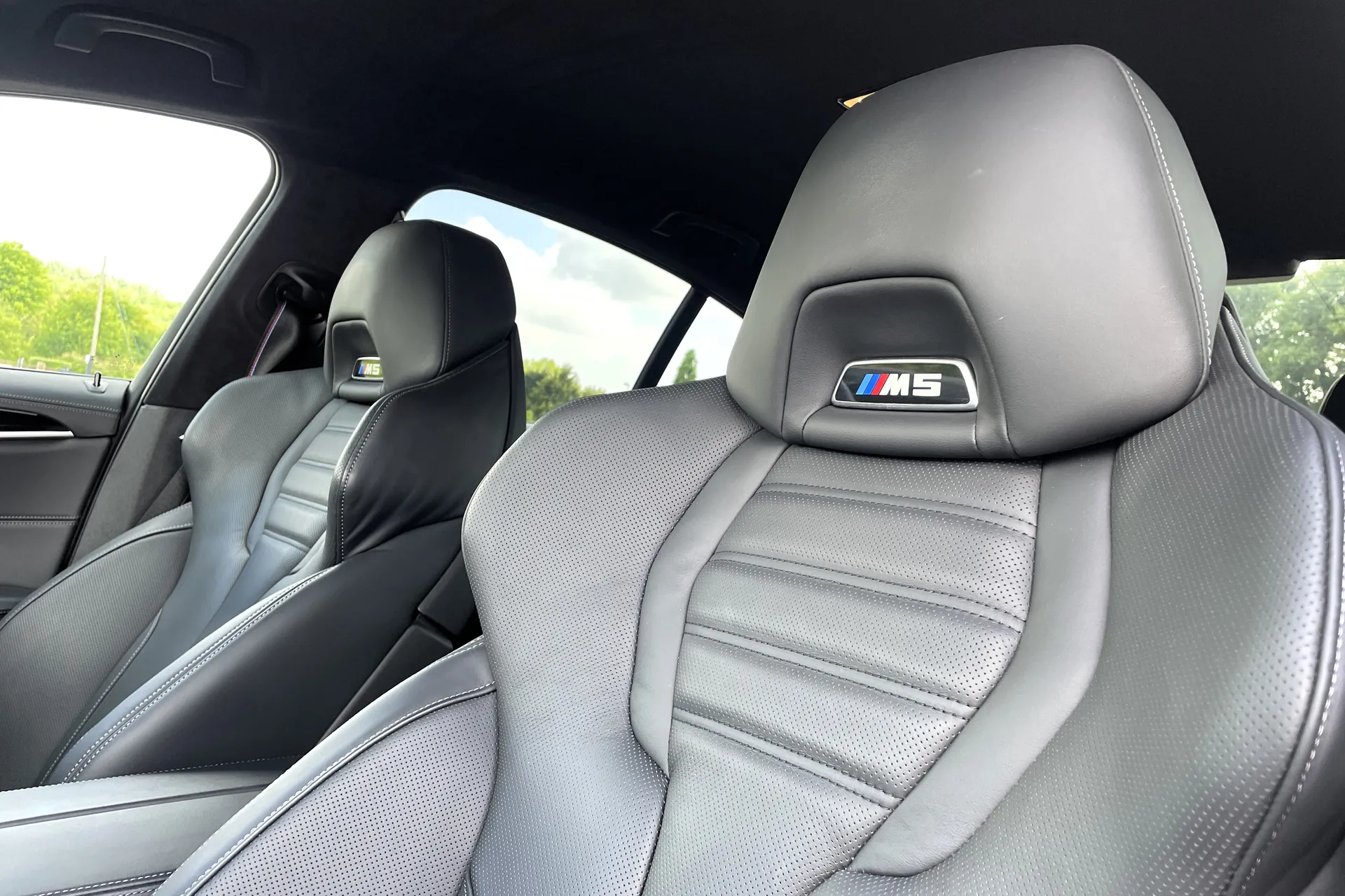 BMW M5 thumbnail image number 41