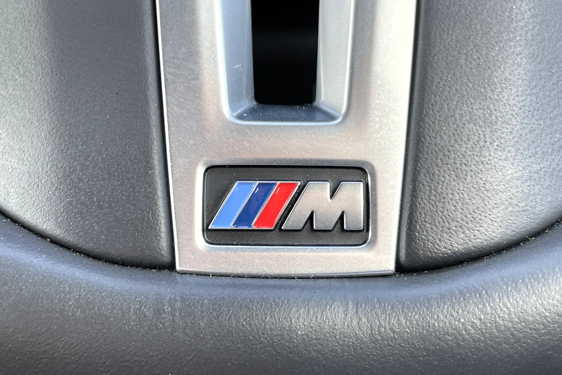 BMW M5 thumbnail image number 57