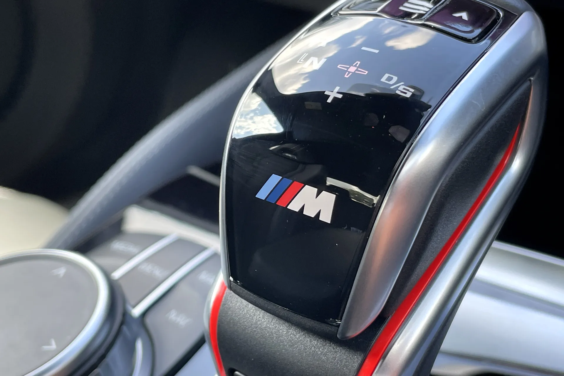 BMW M5 thumbnail image number 53