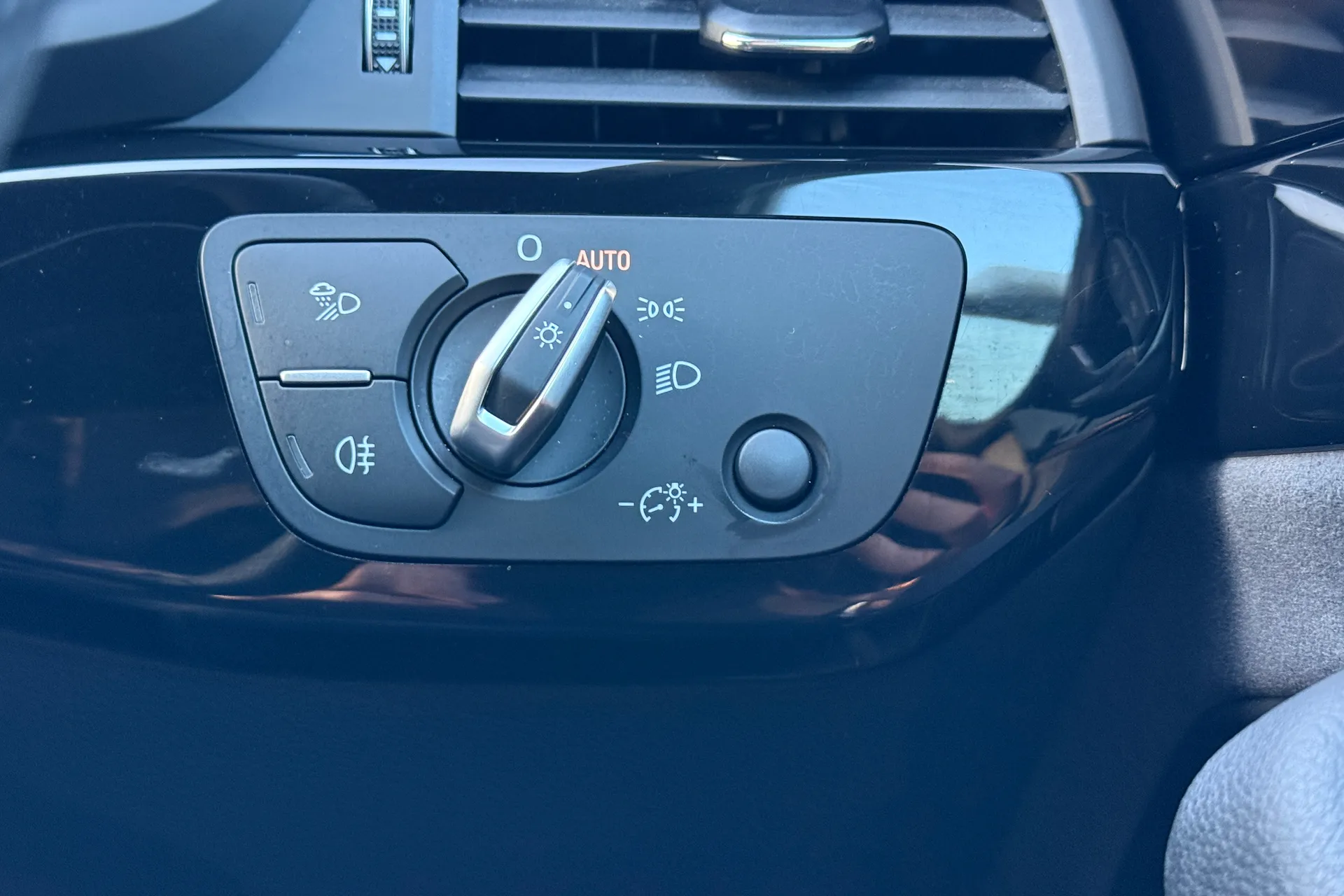 Audi A5 thumbnail image number 21