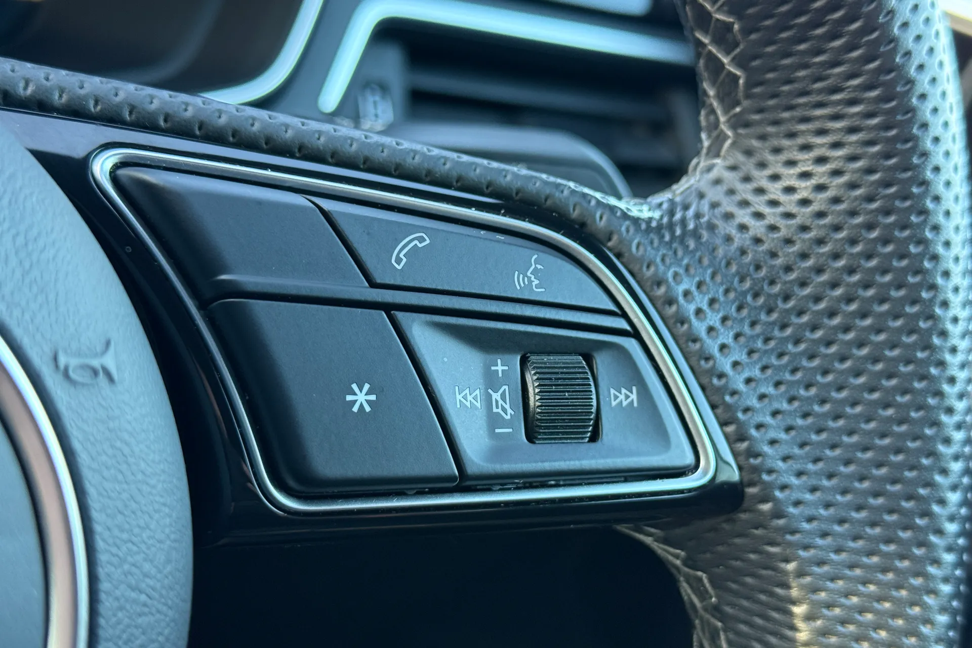 Audi A5 thumbnail image number 26