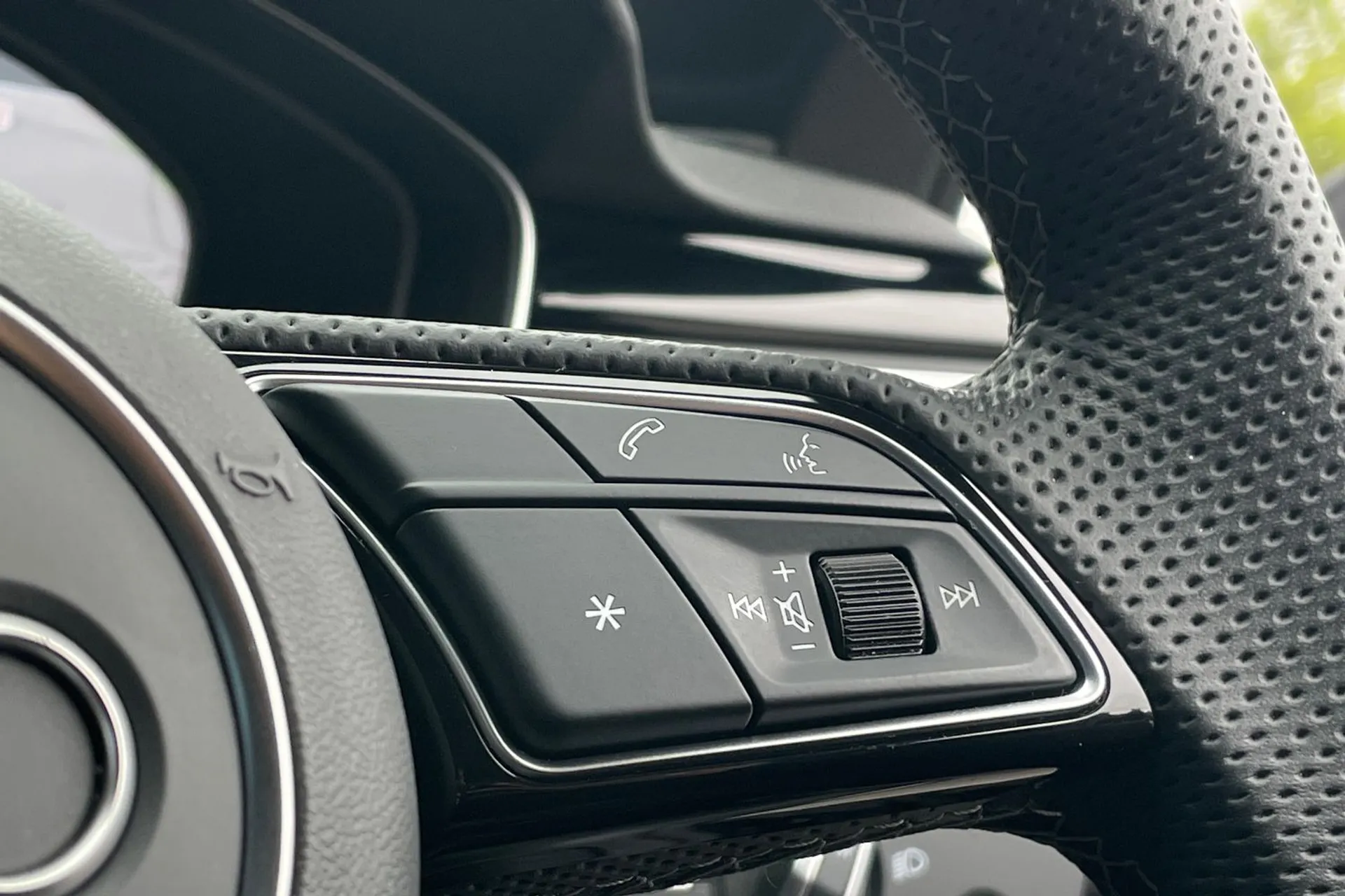 Audi A5 thumbnail image number 39