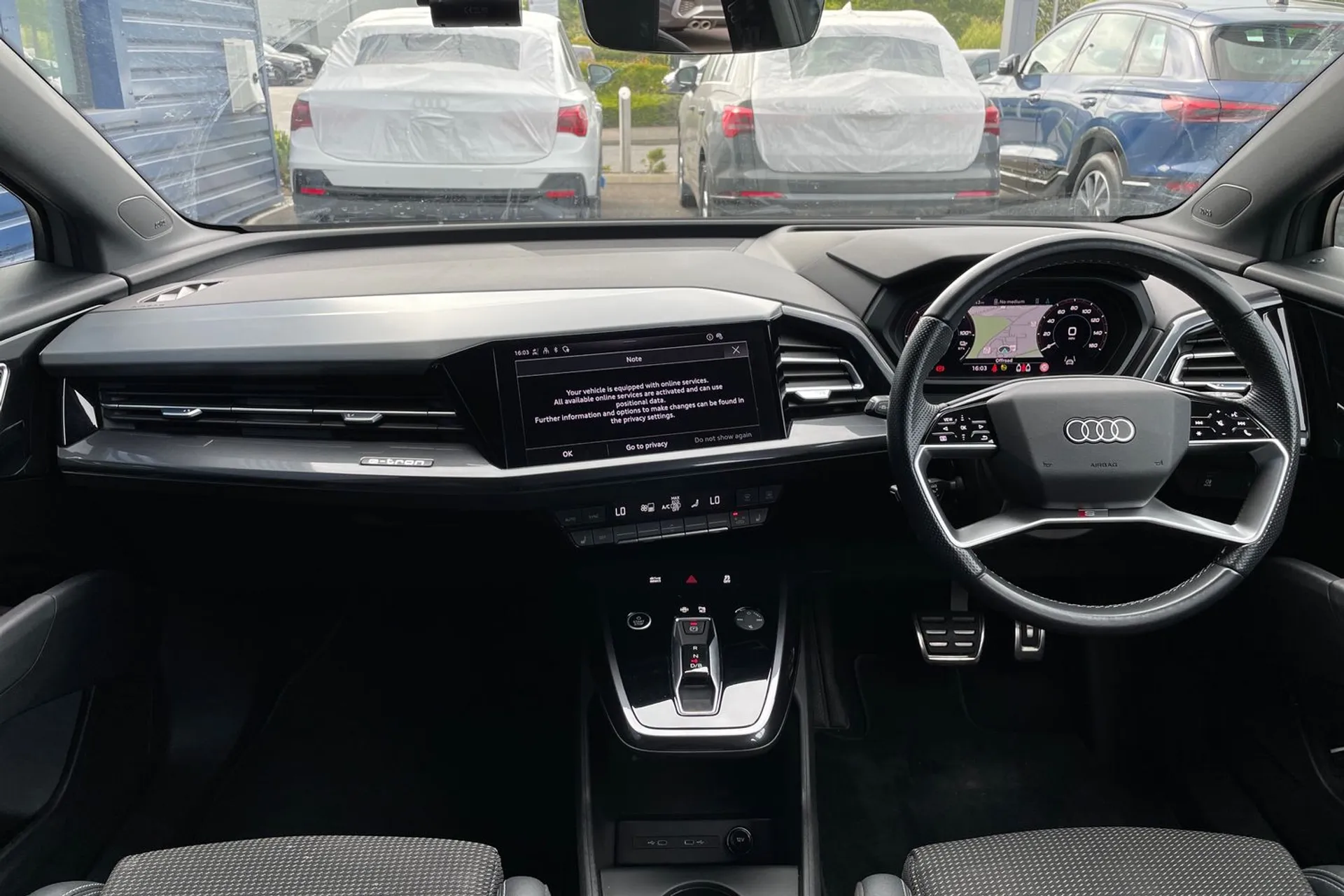 Audi Q4 thumbnail image number 3
