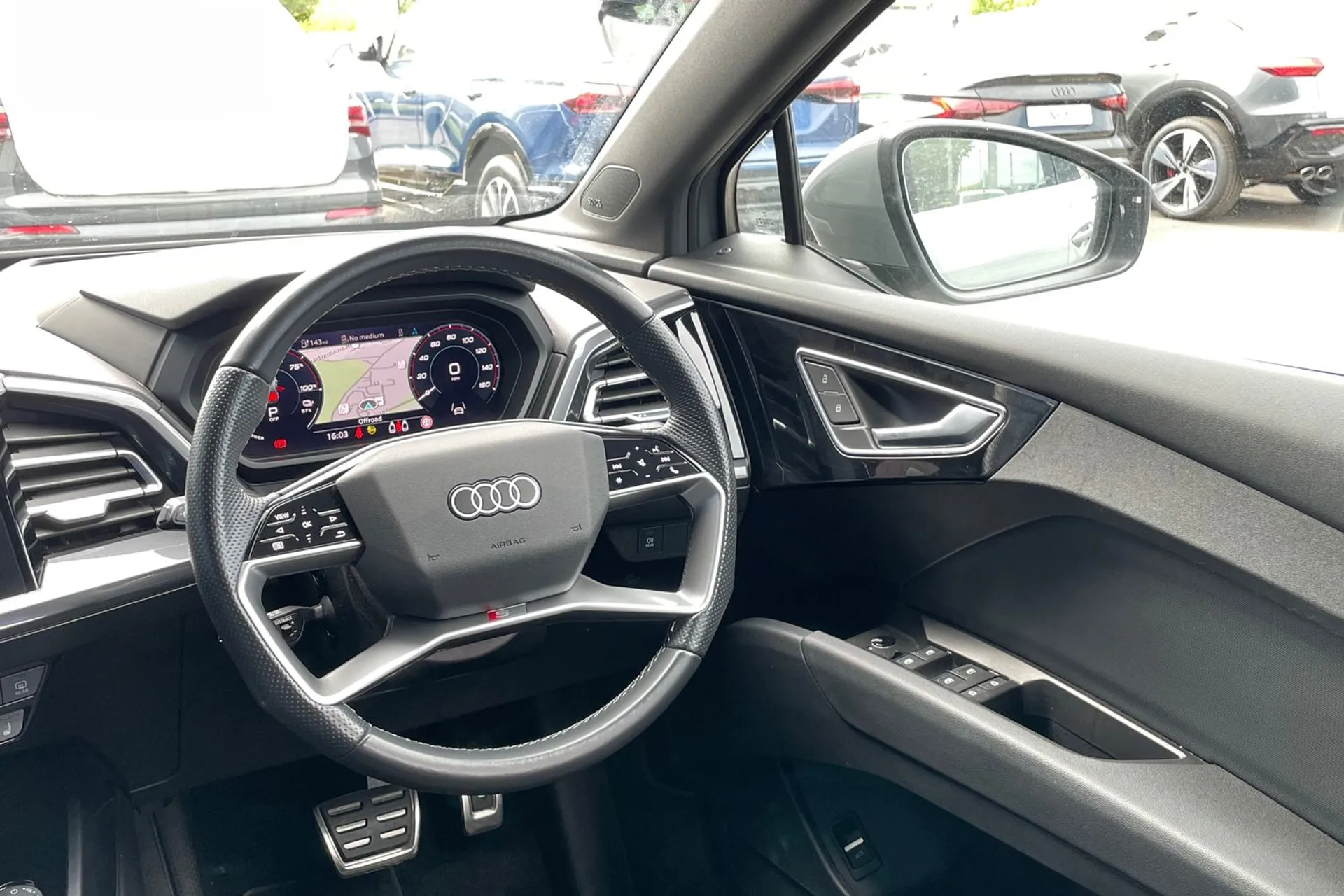Audi Q4 thumbnail image number 38