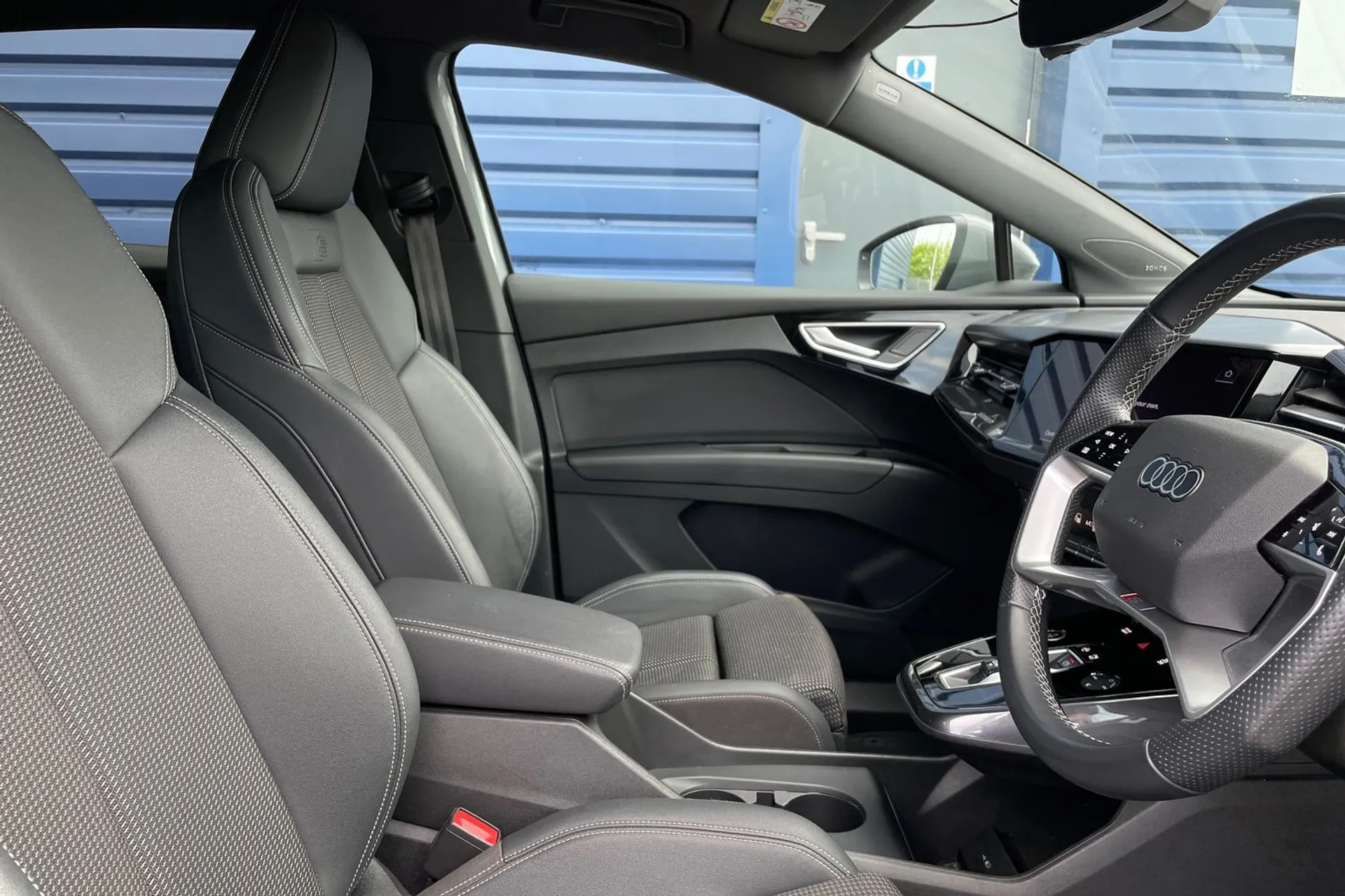 Audi Q4 thumbnail image number 25