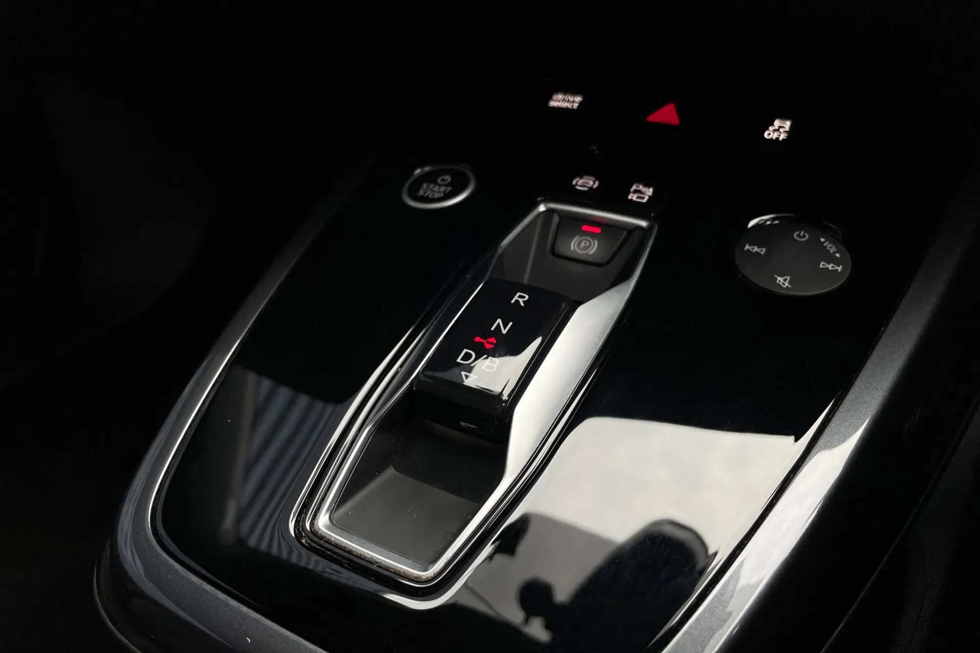 Audi Q4 thumbnail image number 44