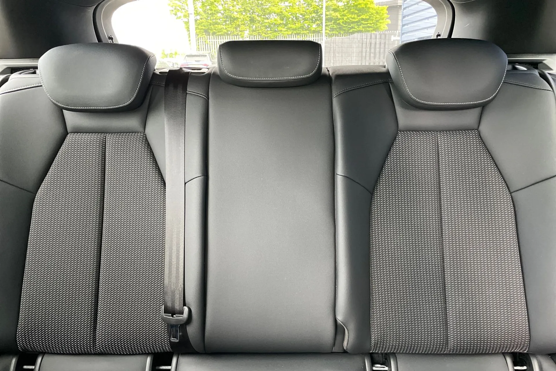 Audi Q4 thumbnail image number 35