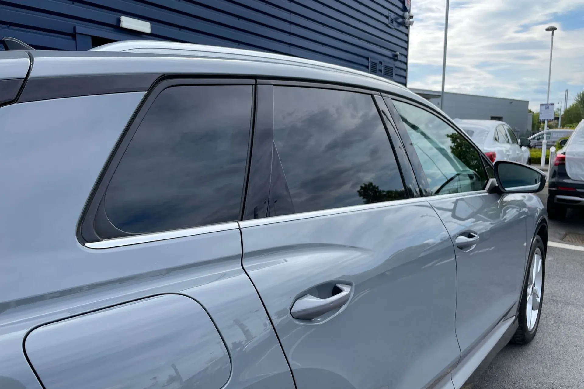 Audi Q4 thumbnail image number 13