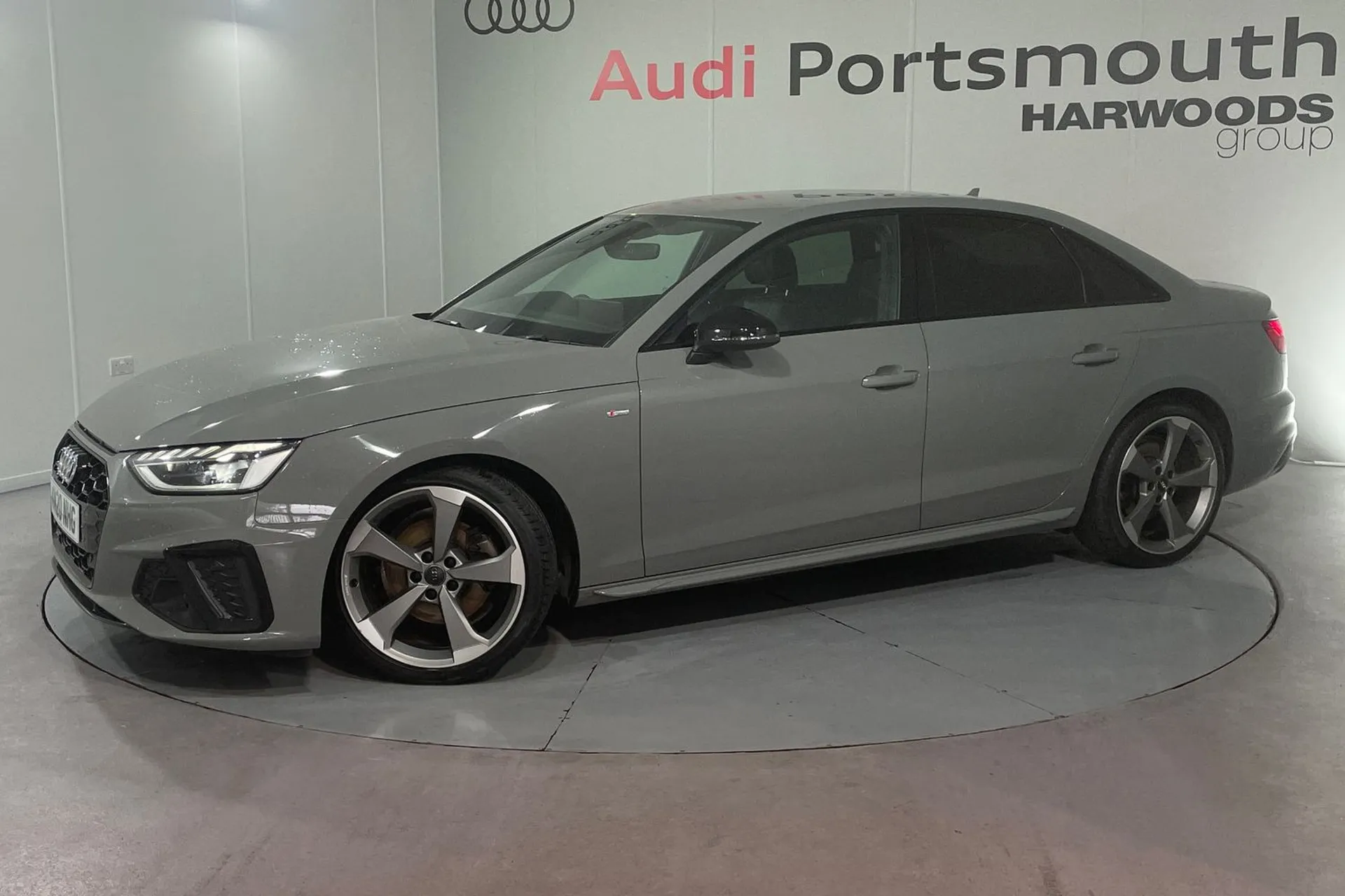 Audi A4 thumbnail image number 10