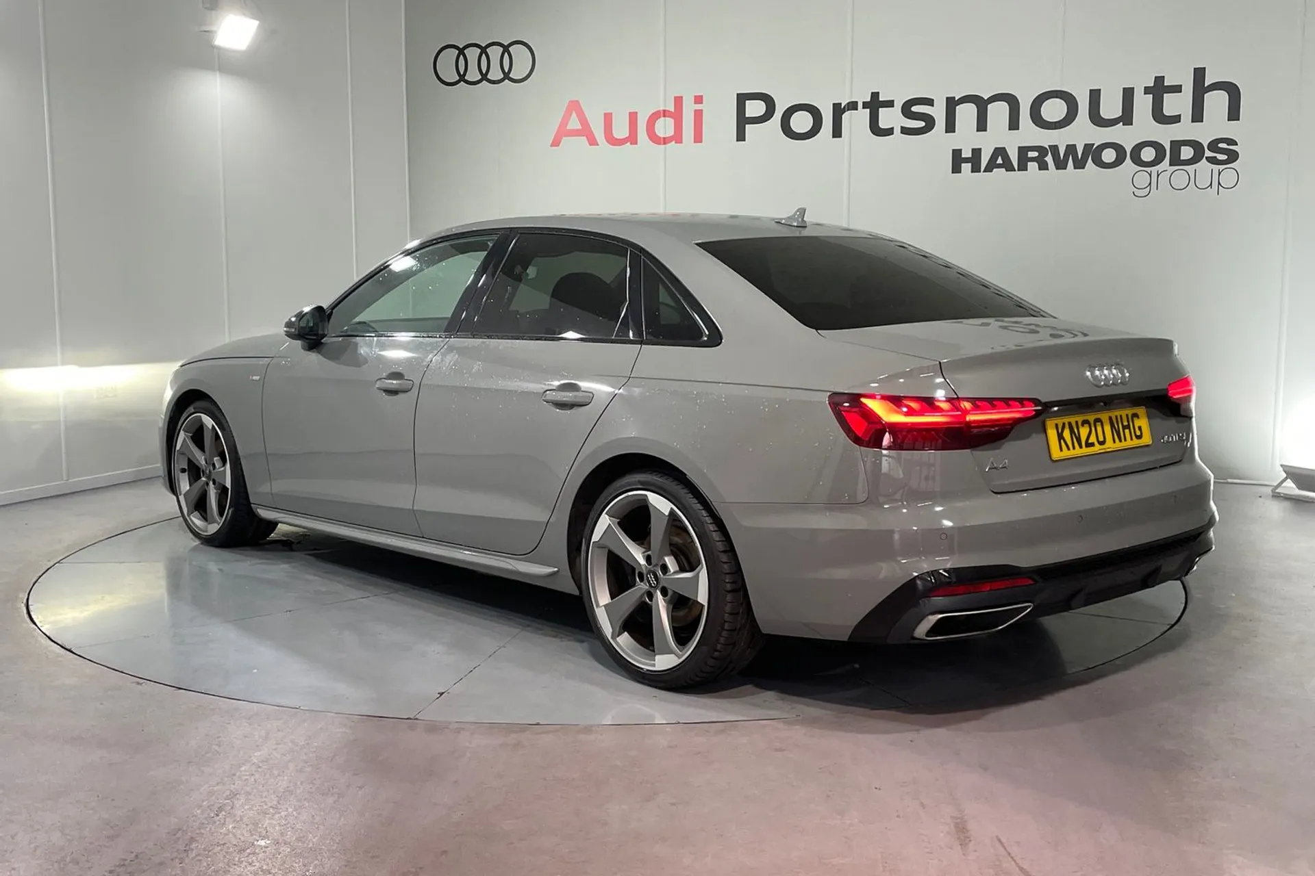 Audi A4 thumbnail image number 8
