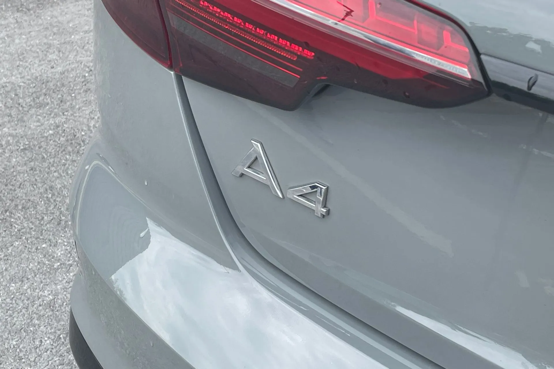 Audi A4 thumbnail image number 20