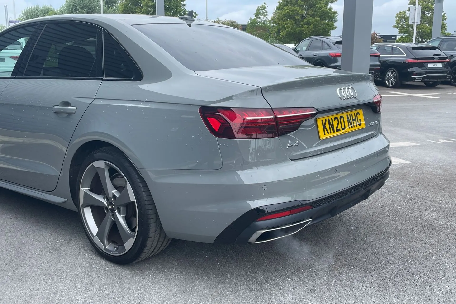 Audi A4 thumbnail image number 17