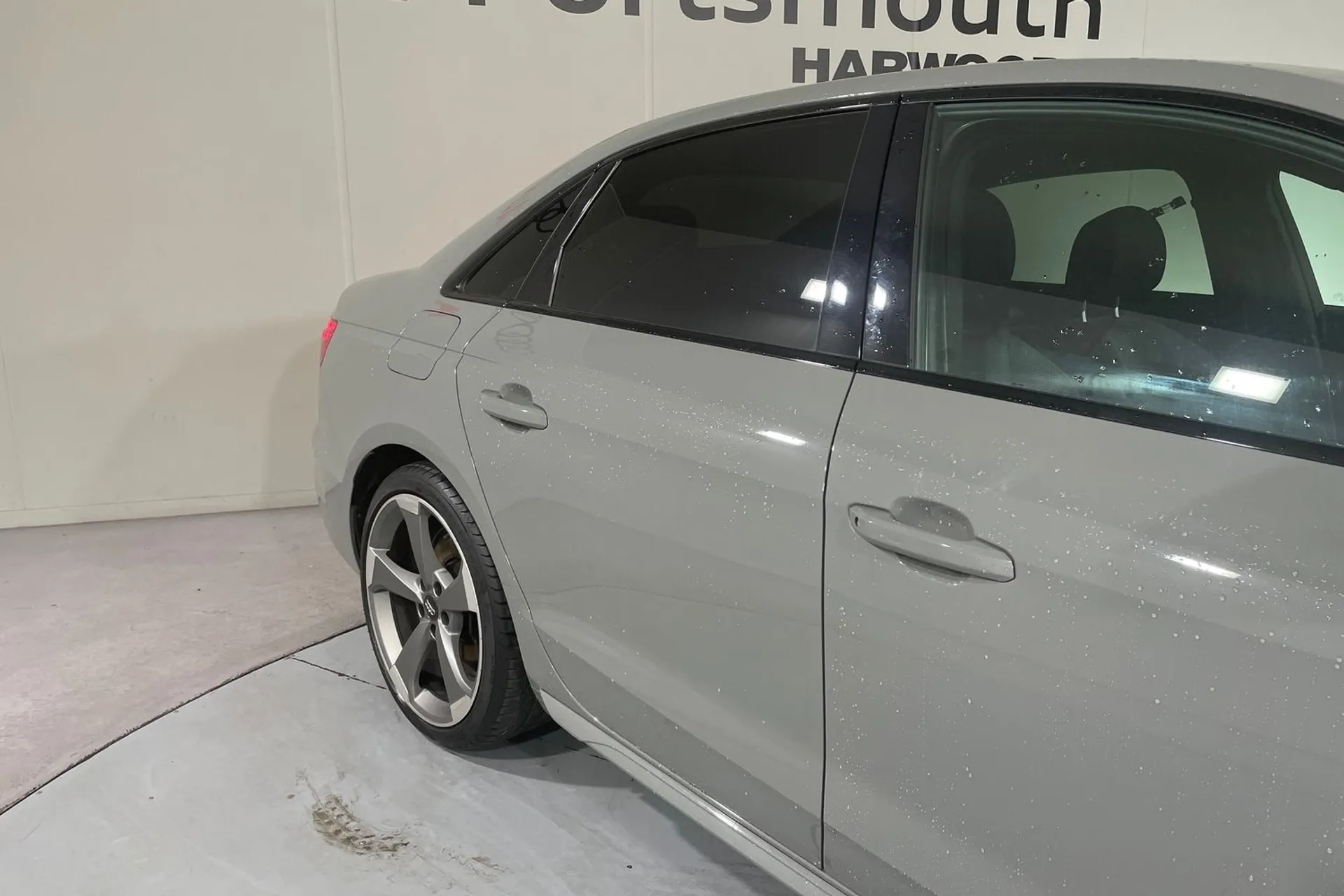Audi A4 thumbnail image number 14