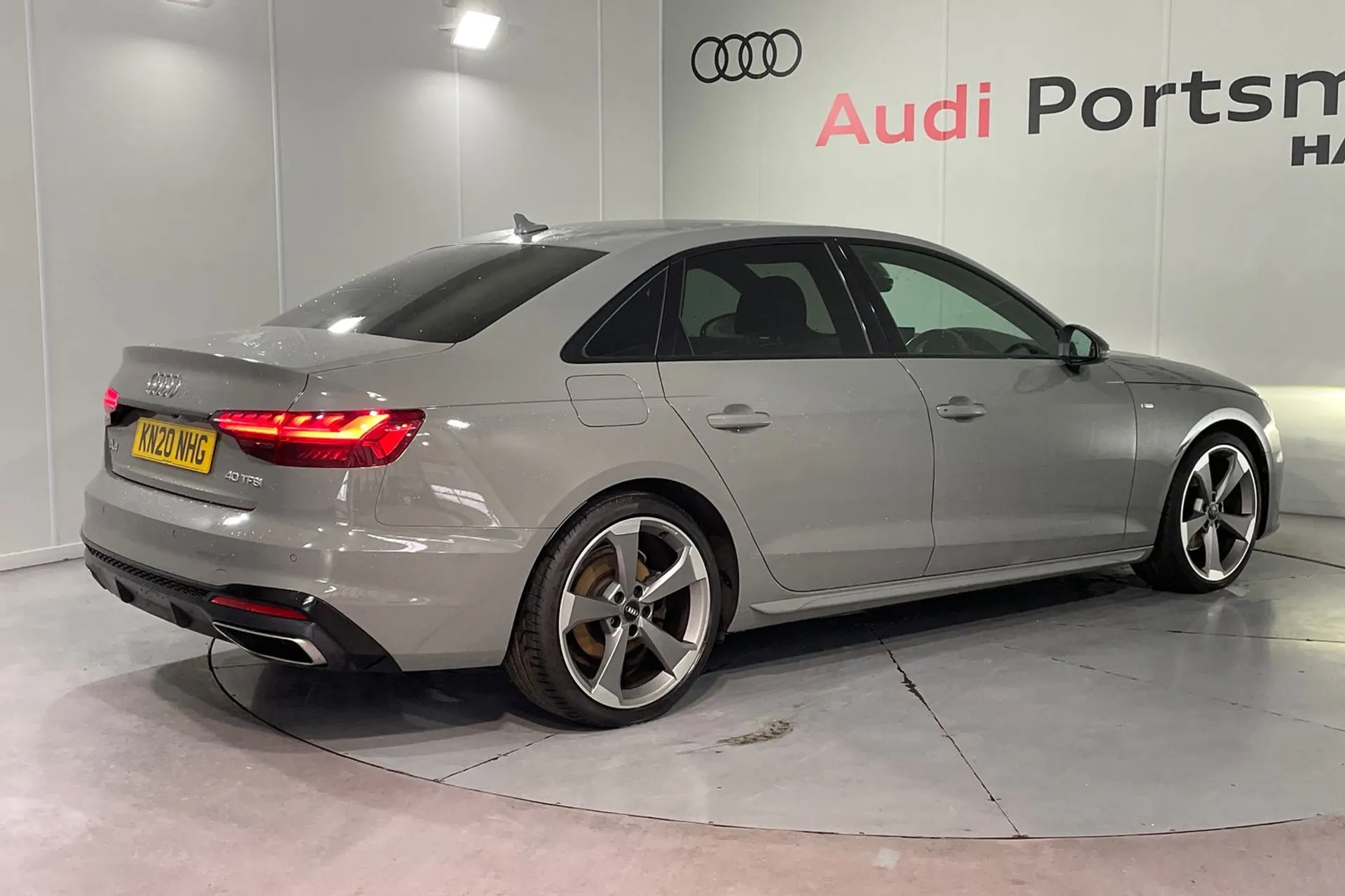 Audi A4 thumbnail image number 6