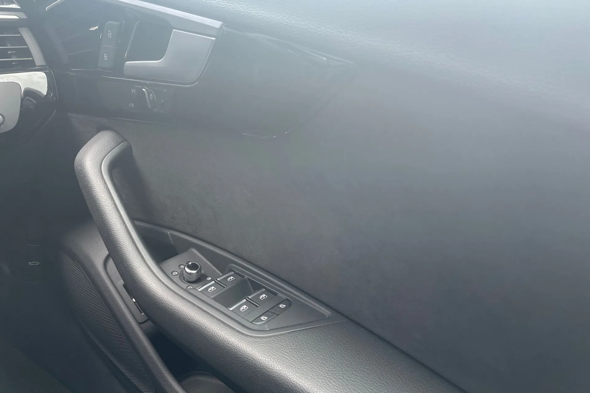 Audi A4 thumbnail image number 41