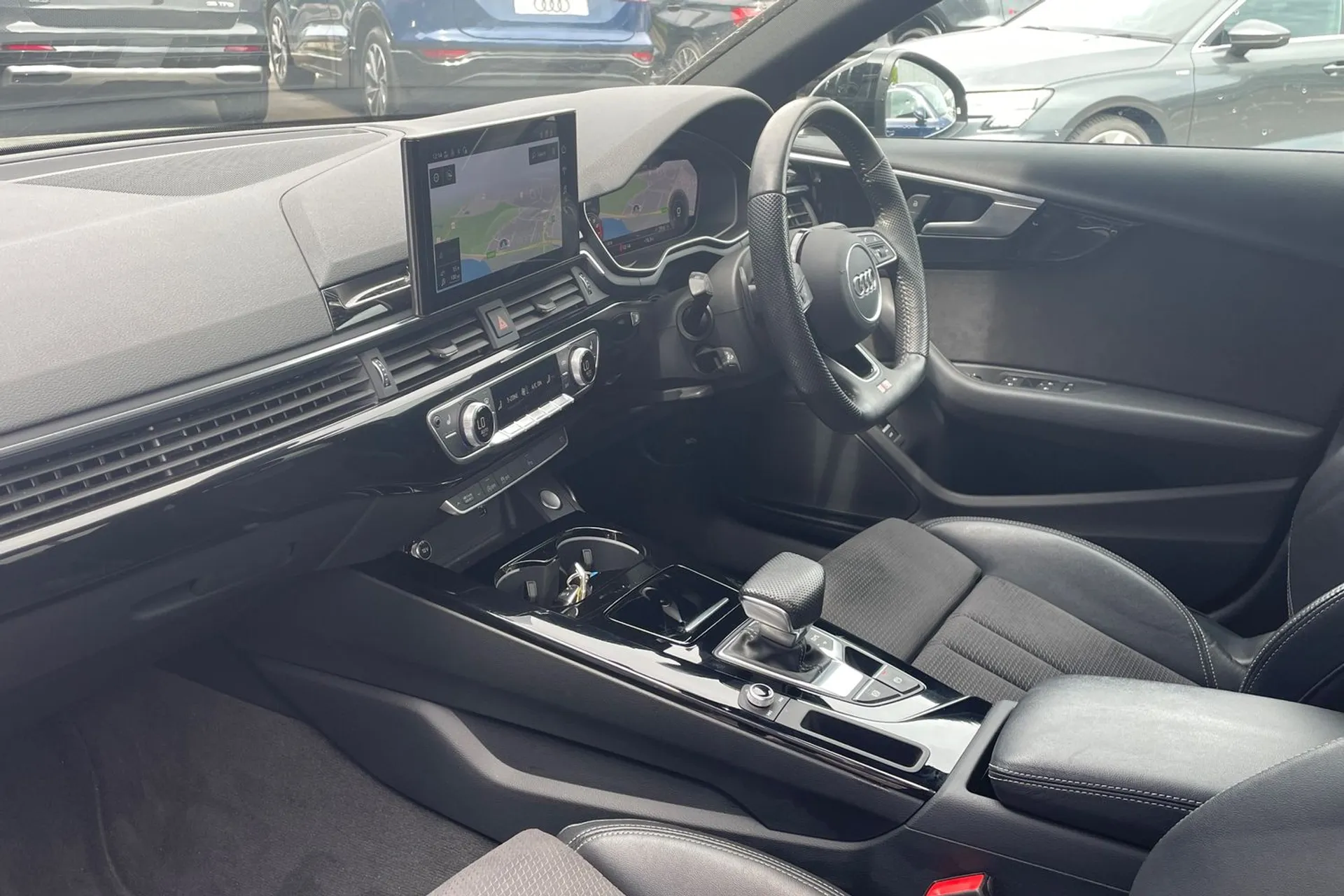 Audi A4 thumbnail image number 28