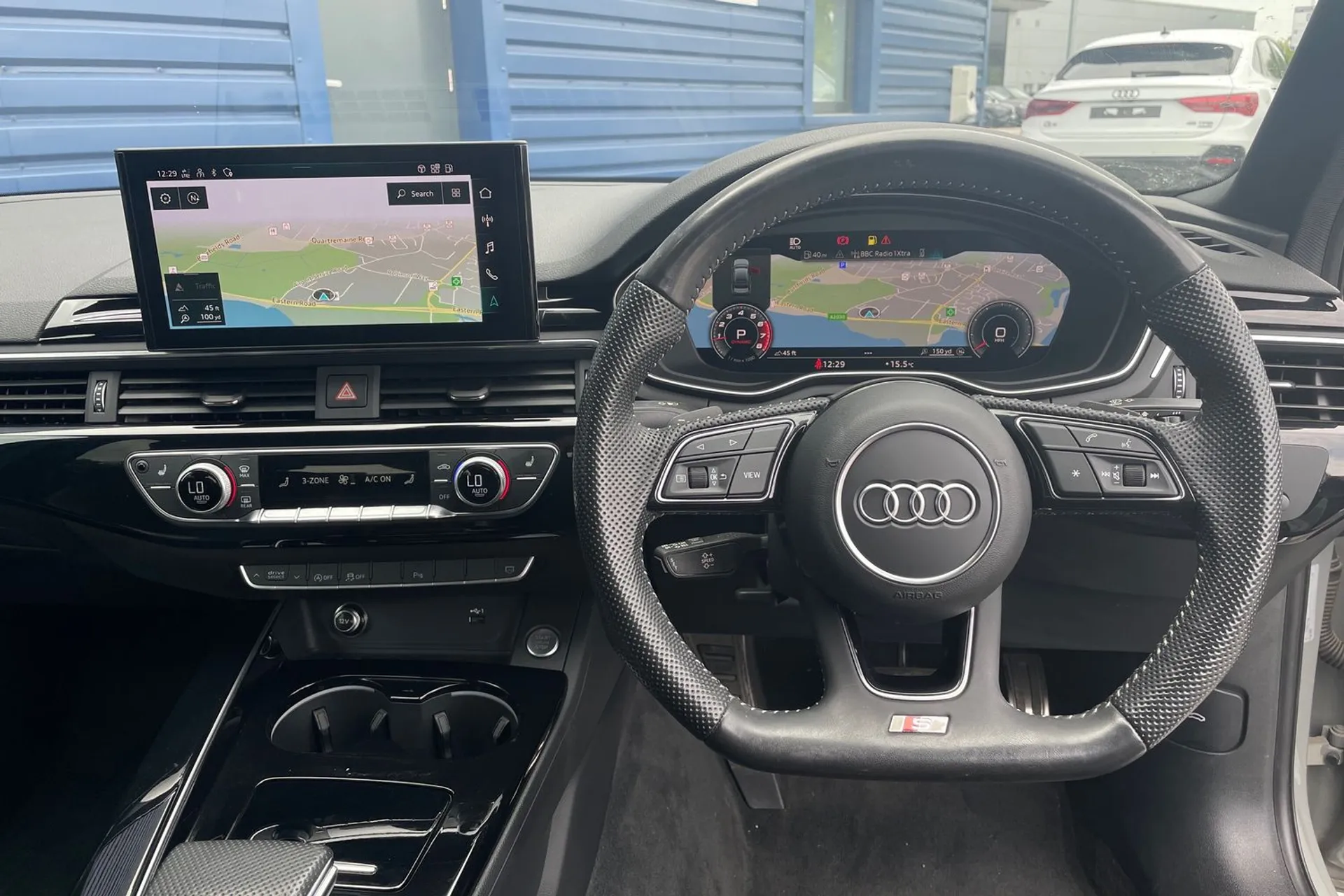Audi A4 thumbnail image number 36