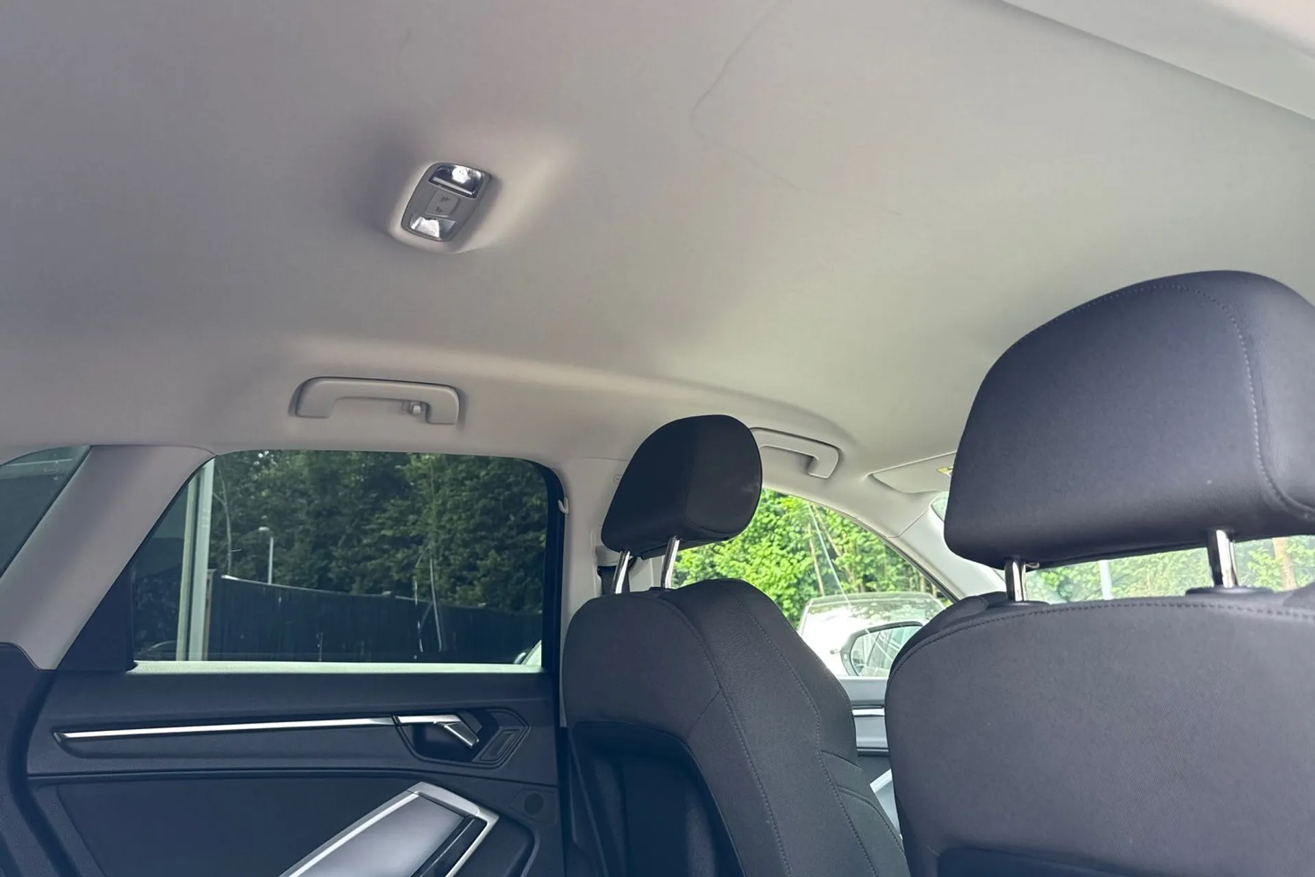 Audi Q3 thumbnail image number 22