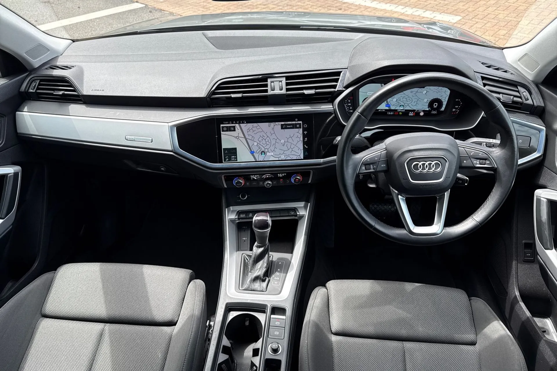 Audi Q3 thumbnail image number 31