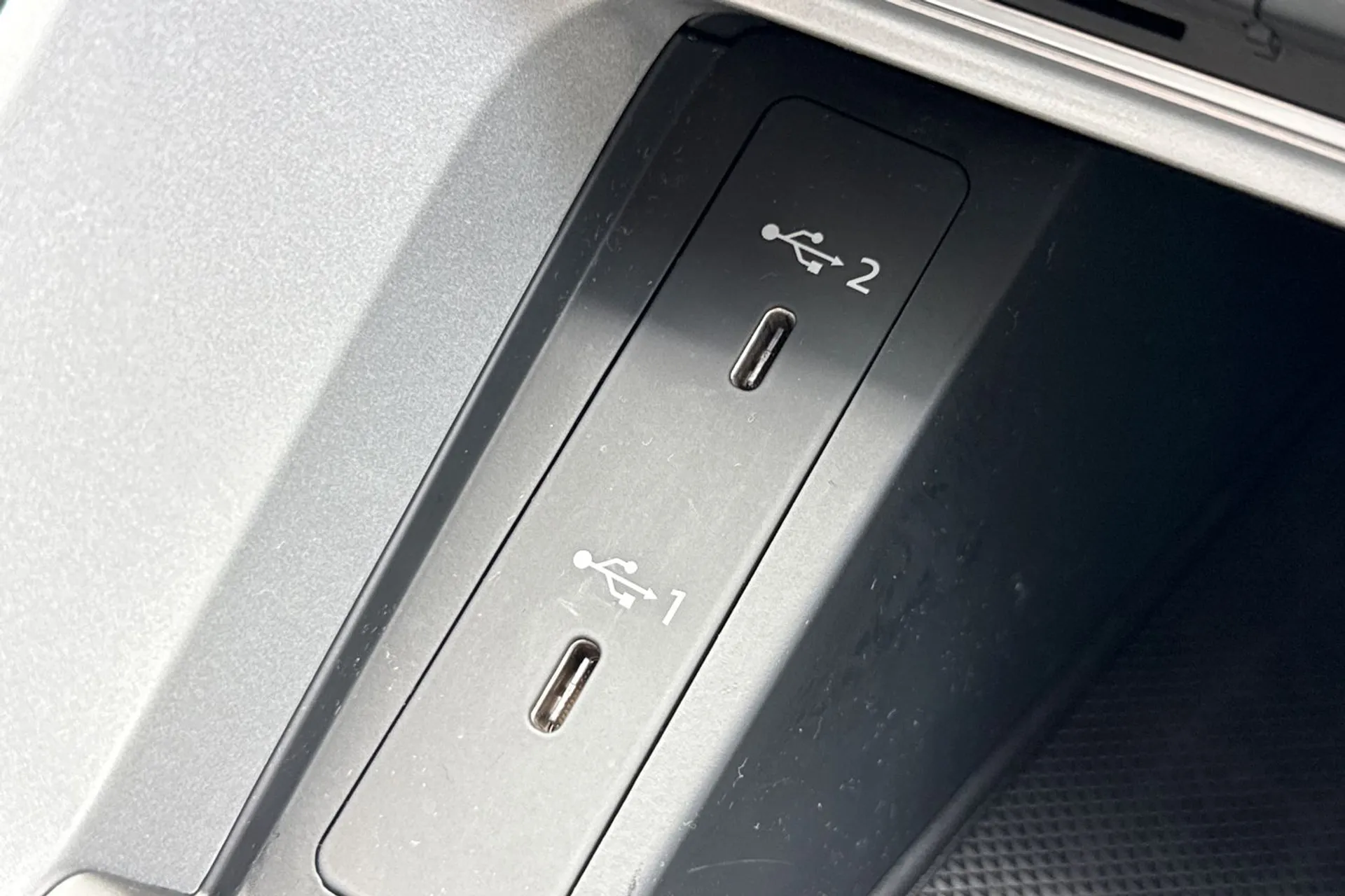 Audi Q3 thumbnail image number 44