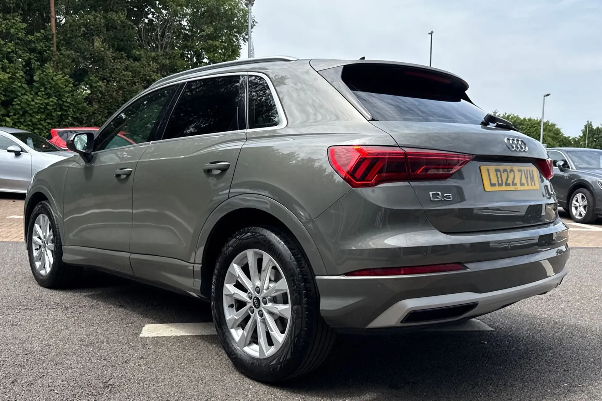 Audi Q3 thumbnail image number 8