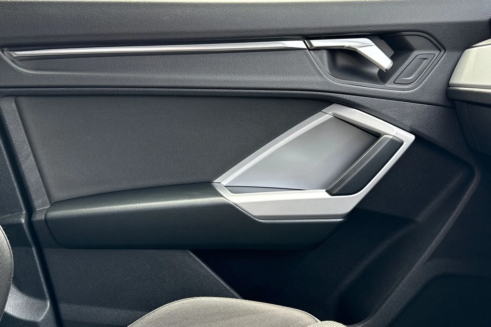 Audi Q3 thumbnail image number 40