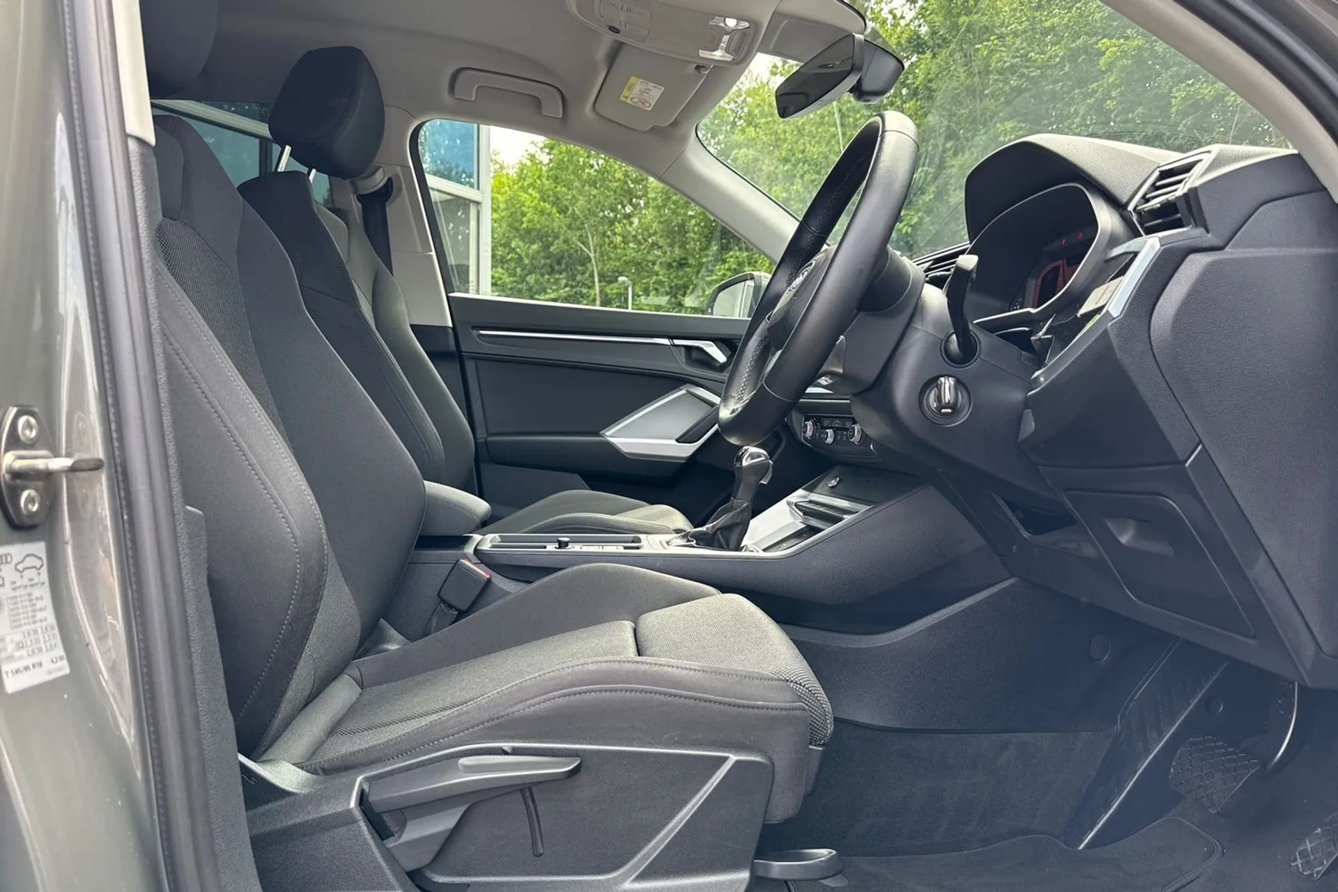 Audi Q3 thumbnail image number 24