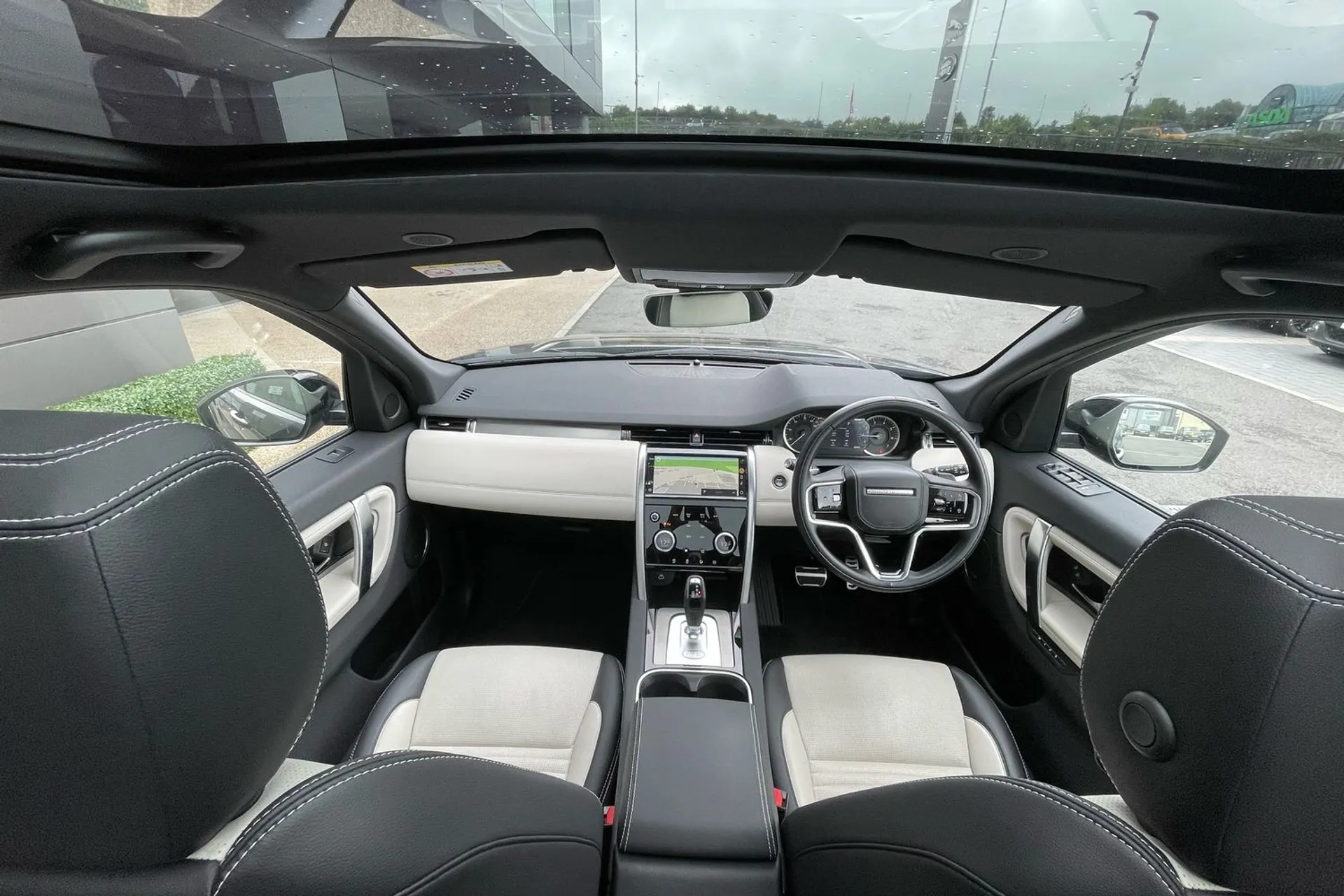 LAND ROVER DISCOVERY SPORT thumbnail image number 4