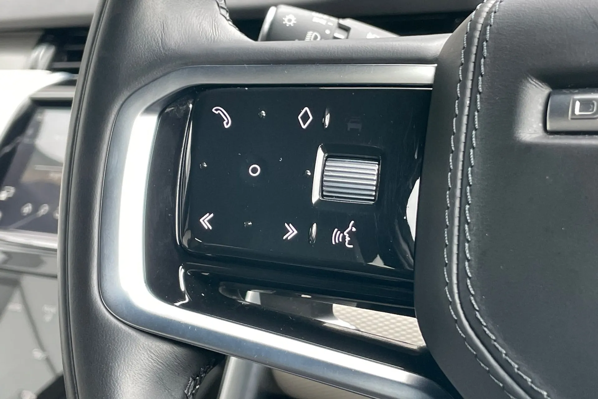LAND ROVER DISCOVERY SPORT thumbnail image number 46