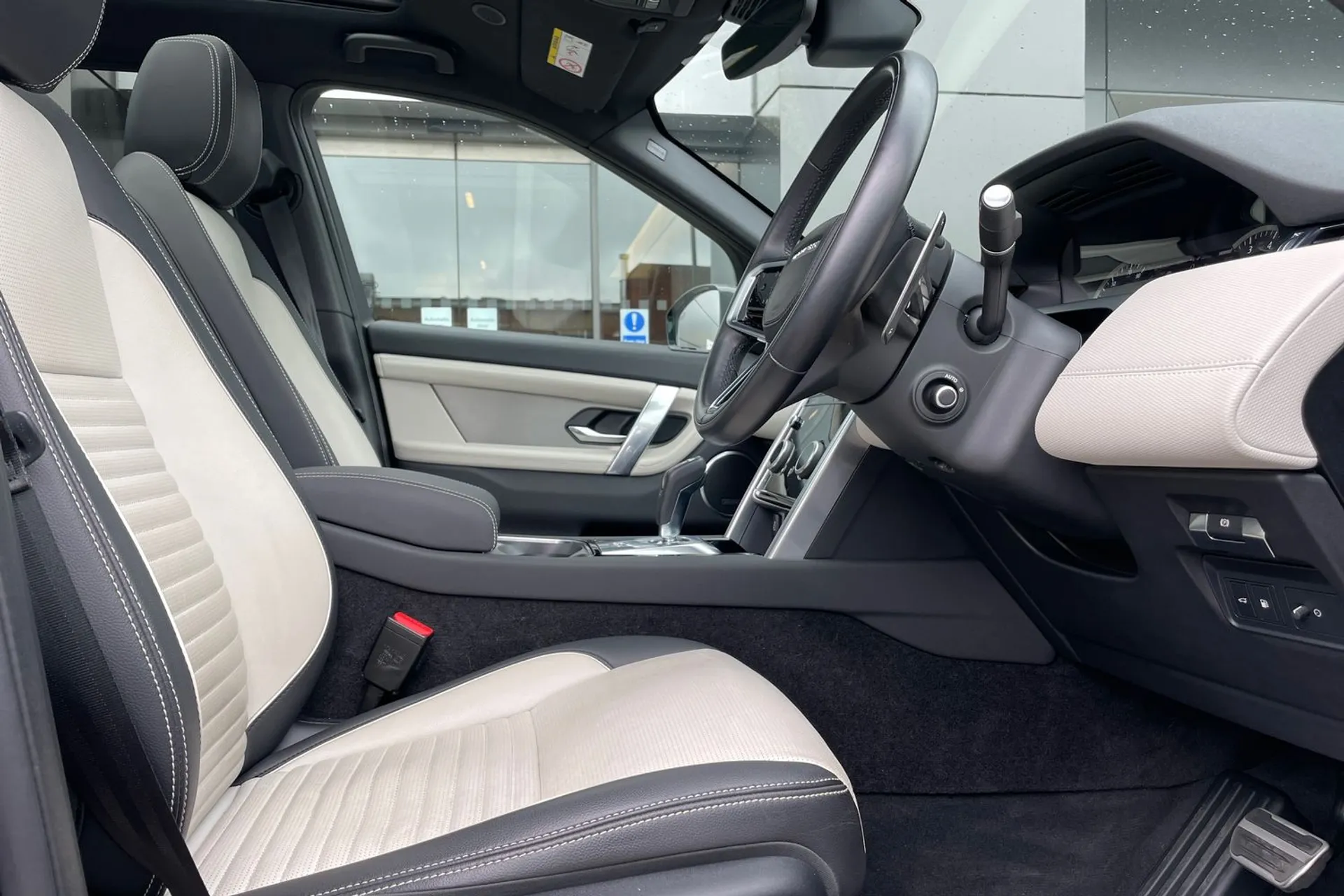 LAND ROVER DISCOVERY SPORT thumbnail image number 21