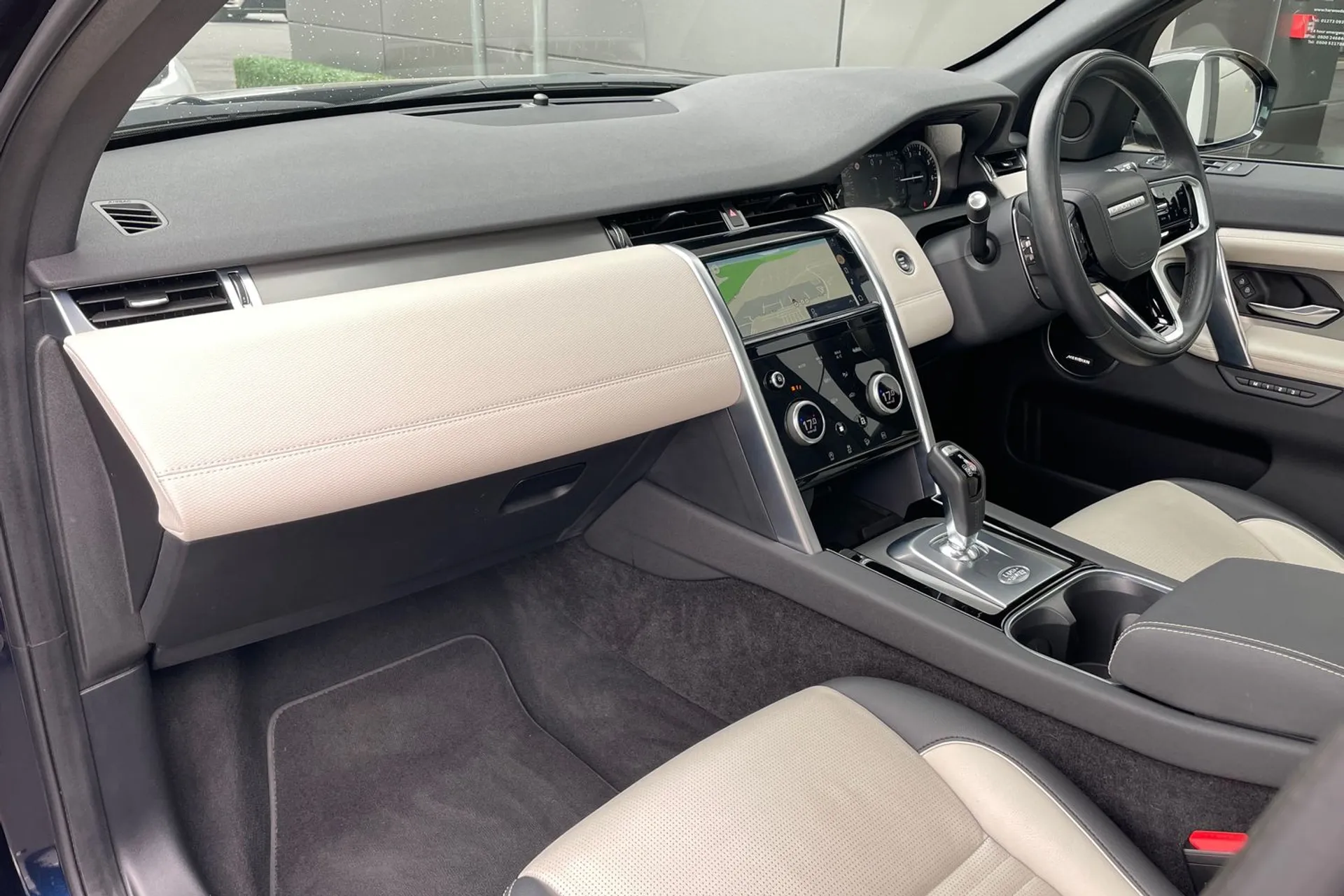 LAND ROVER DISCOVERY SPORT thumbnail image number 37