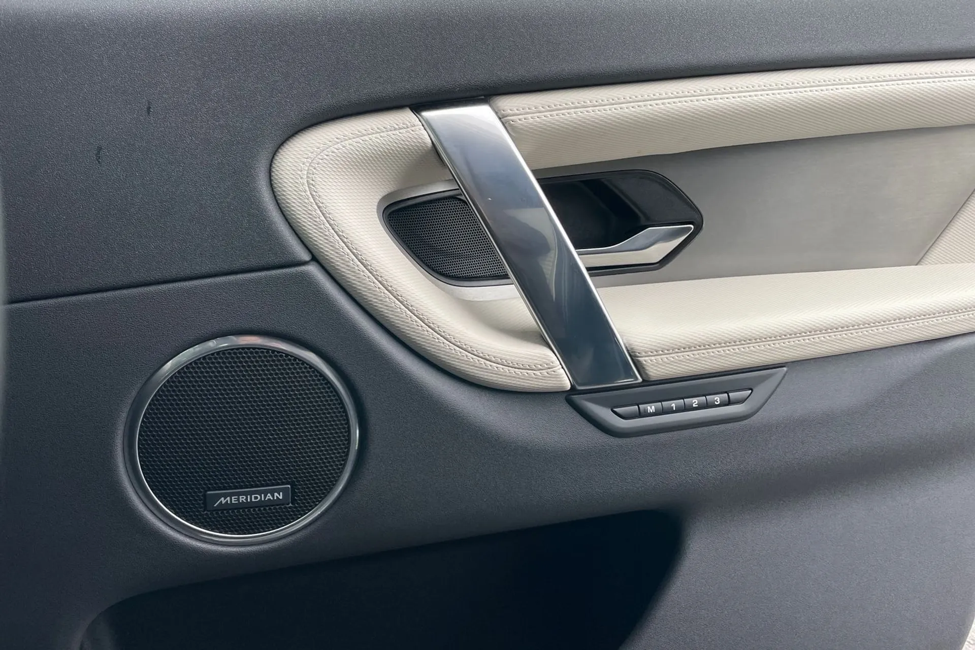 LAND ROVER DISCOVERY SPORT thumbnail image number 49