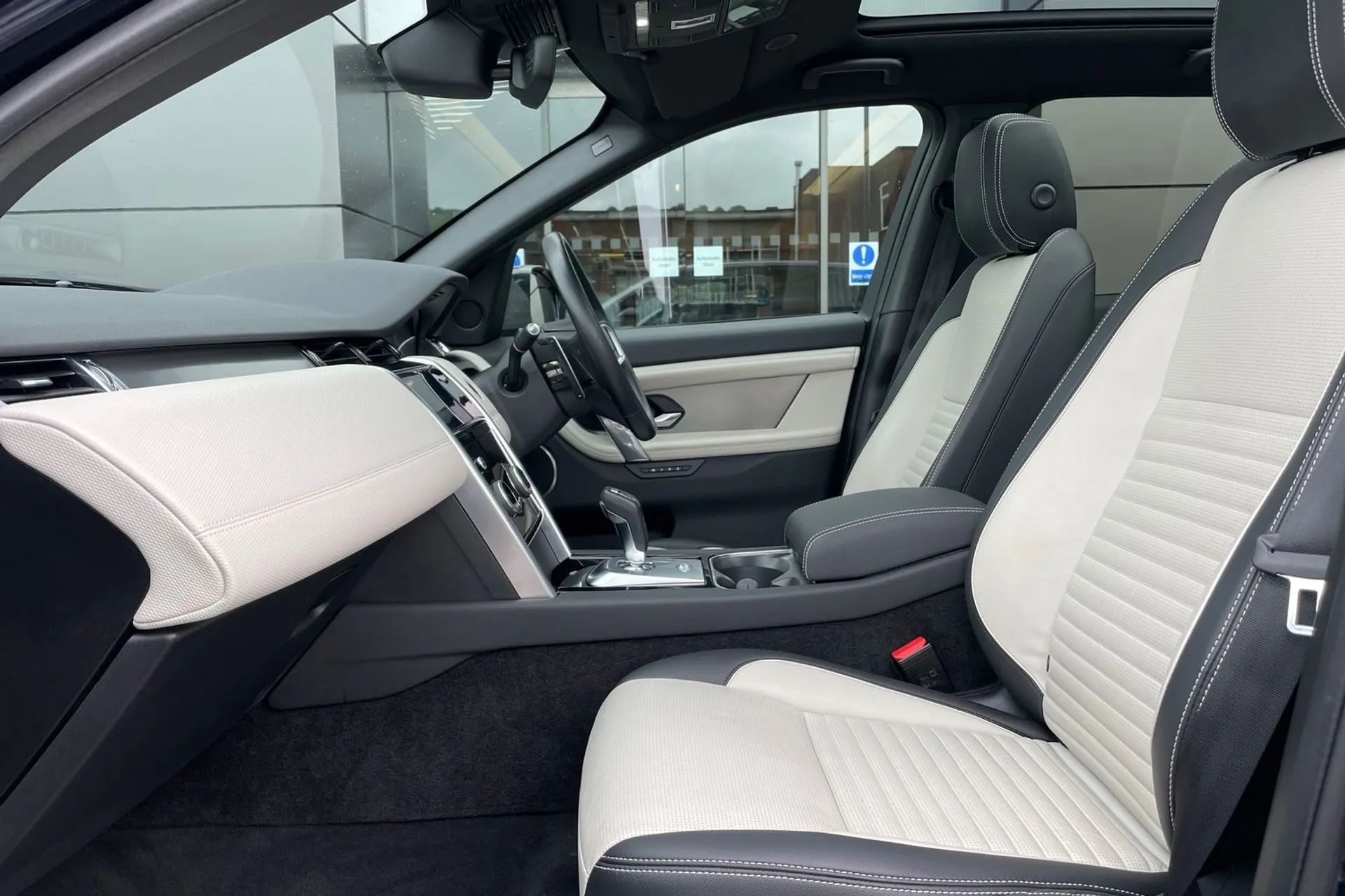 LAND ROVER DISCOVERY SPORT thumbnail image number 38