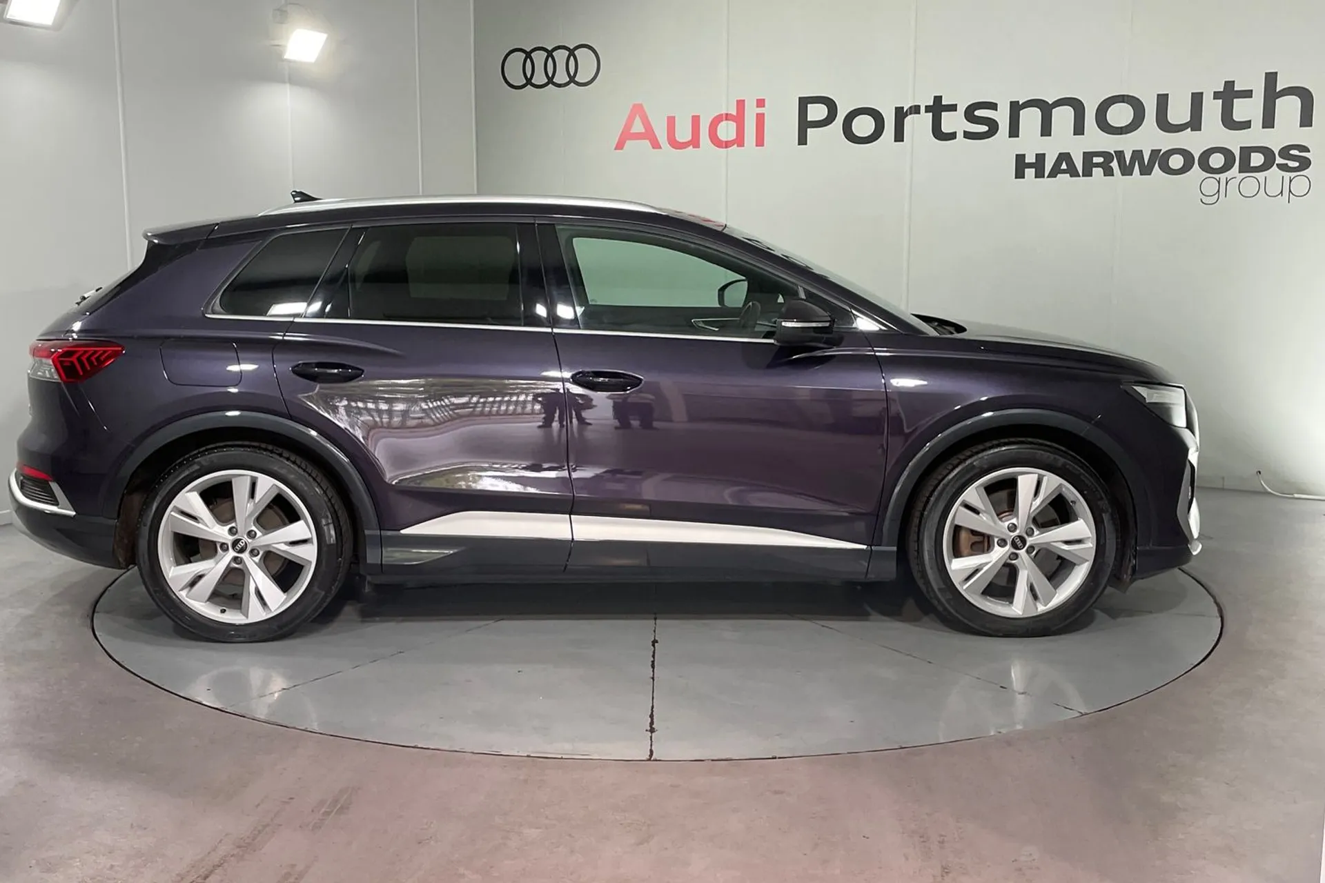 Audi Q4 thumbnail image number 2