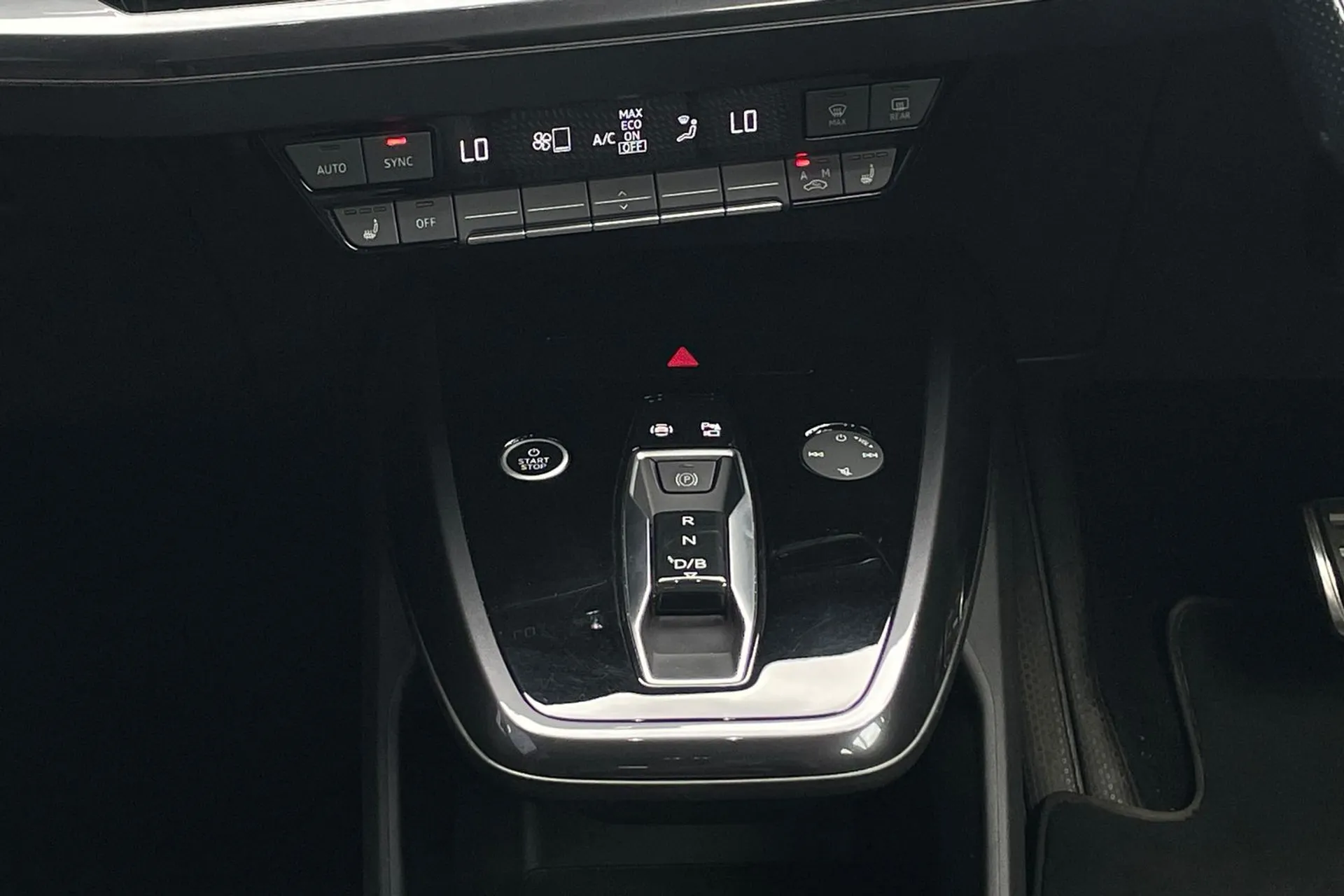 Audi Q4 thumbnail image number 40