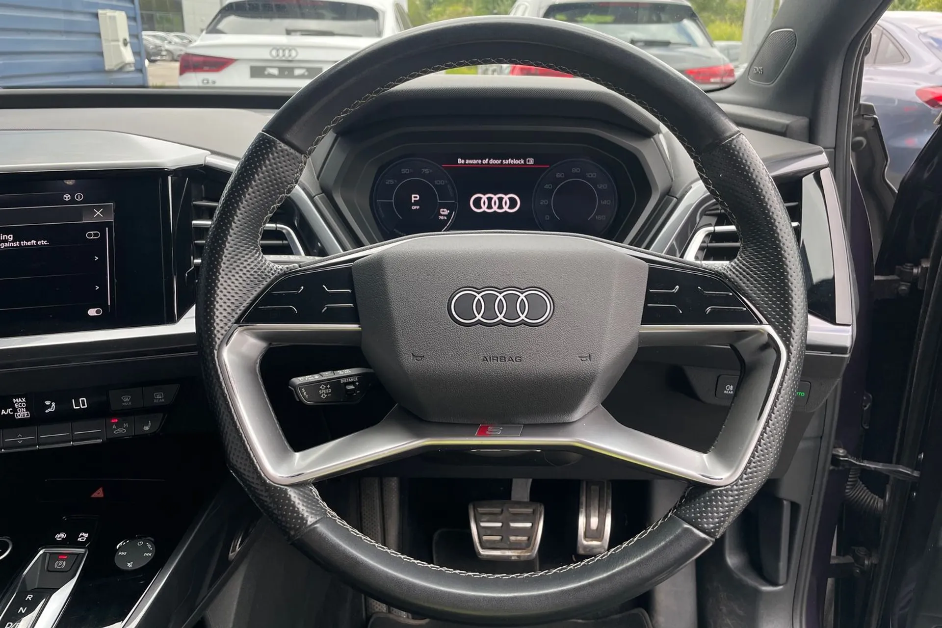 Audi Q4 thumbnail image number 39