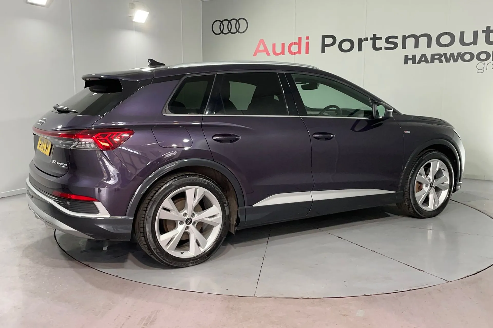 Audi Q4 thumbnail image number 11